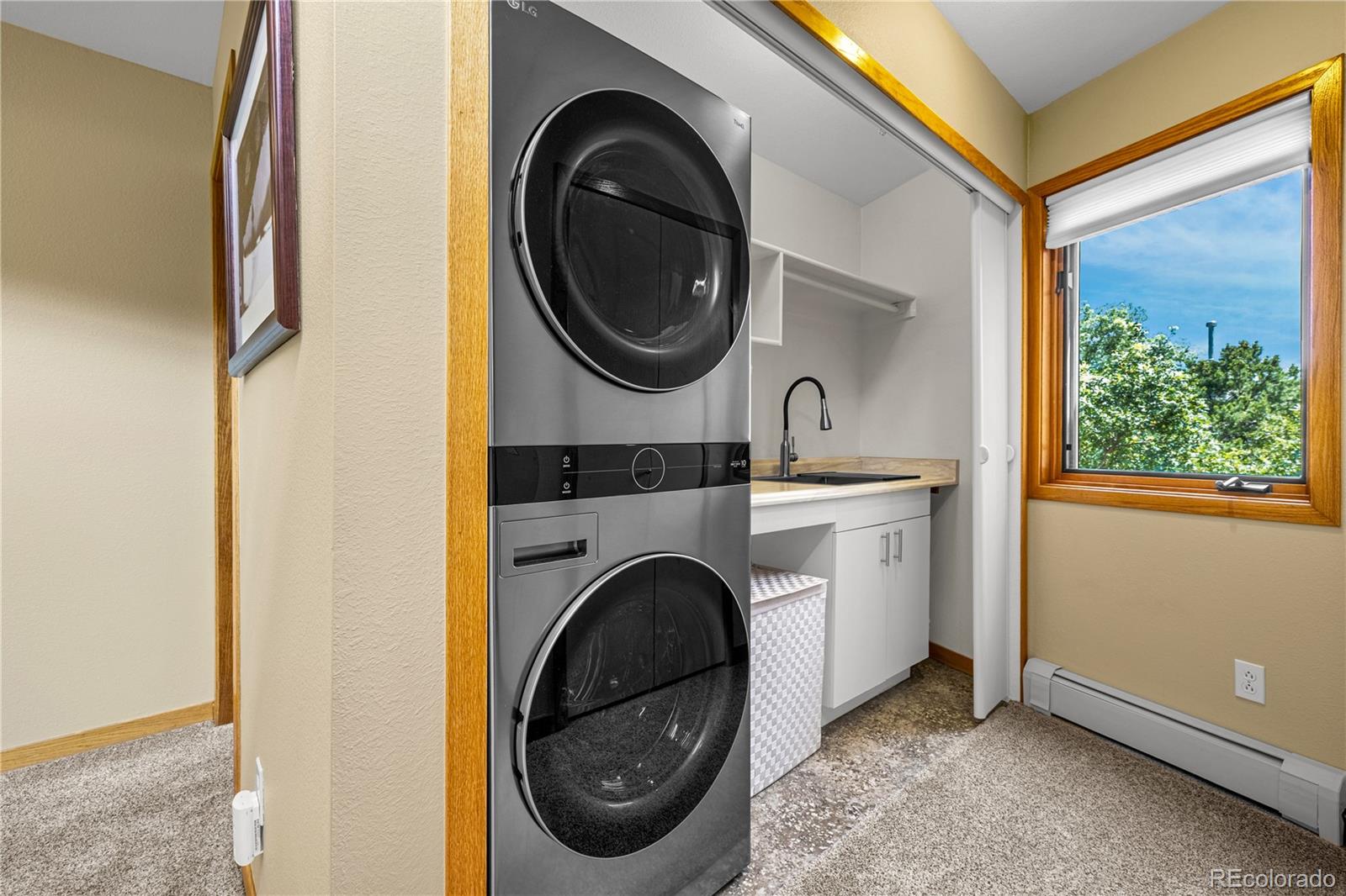 Manitou Springs, Colorado, 80829, United States, 5 Bedrooms Bedrooms, ,4 BathroomsBathrooms,Residential,Active,1992272