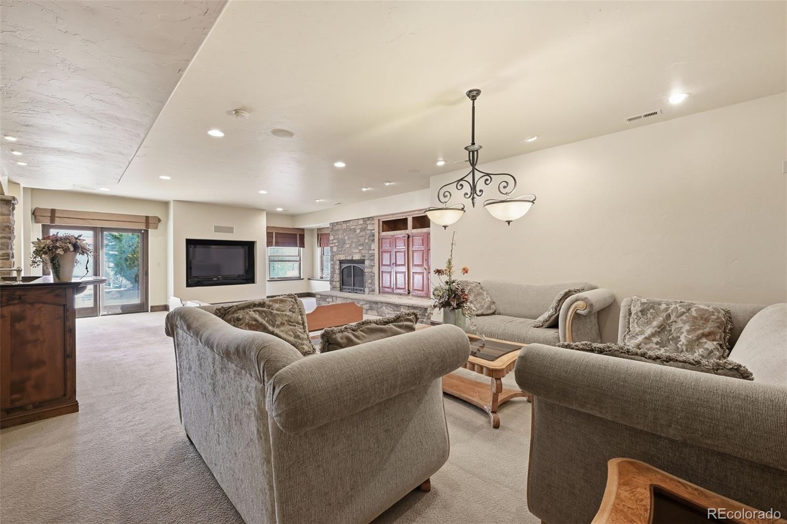 Colorado Springs, Colorado, 80906, United States, 4 Bedrooms Bedrooms, ,6 BathroomsBathrooms,Residential,Active,2043811