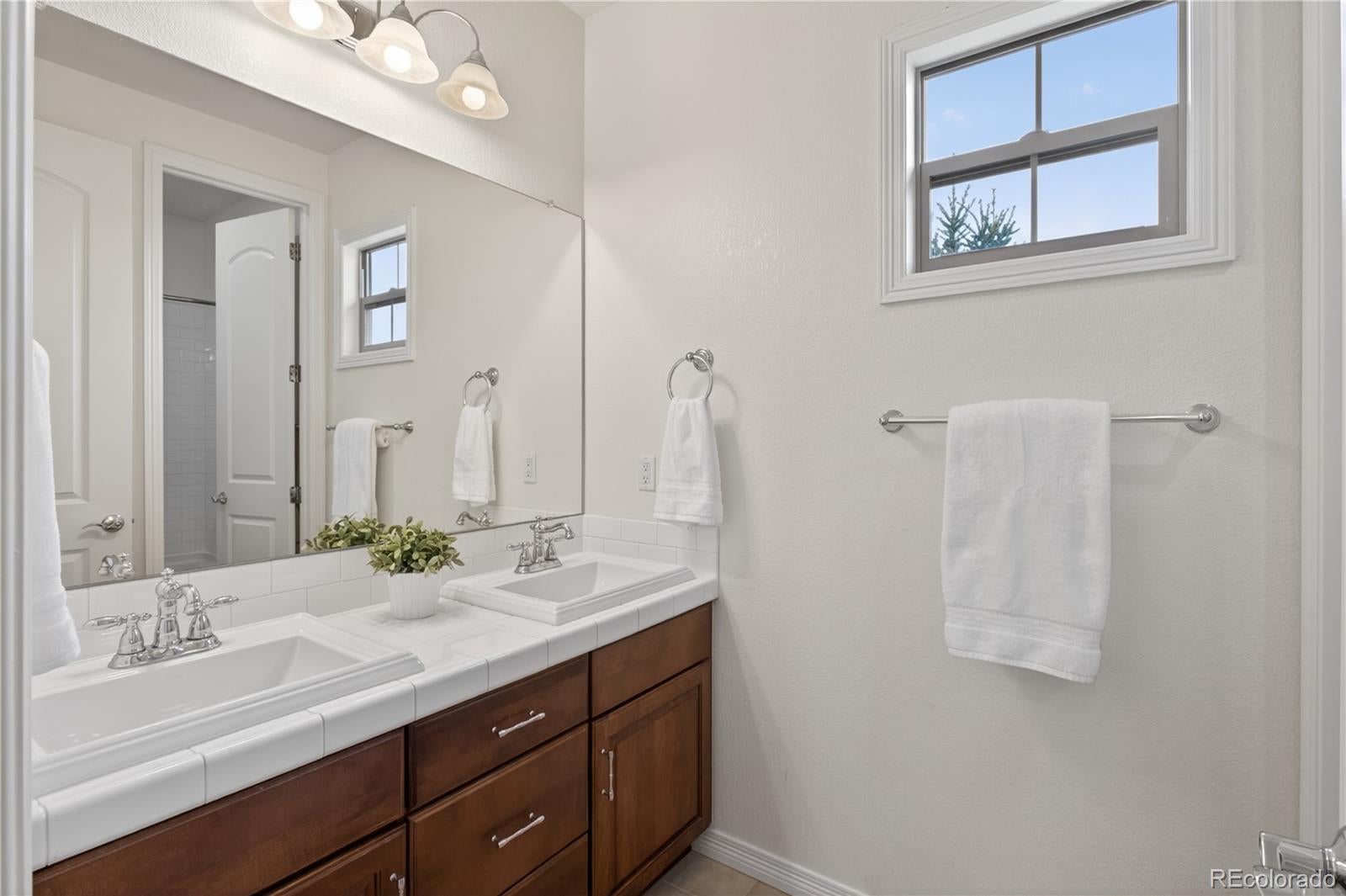 Highlands Ranch, Colorado, 80126, United States, 5 Bedrooms Bedrooms, ,5 BathroomsBathrooms,Residential,Active,2044598