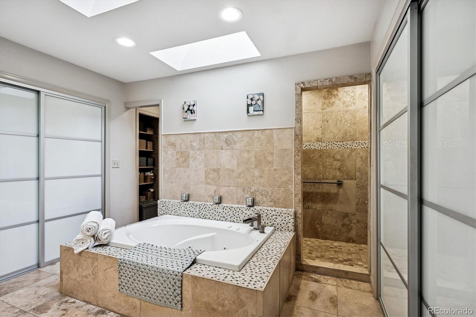 Greenwood Village, Colorado, 80111, United States, 6 Bedrooms Bedrooms, ,4 BathroomsBathrooms,Residential,Active,2009828