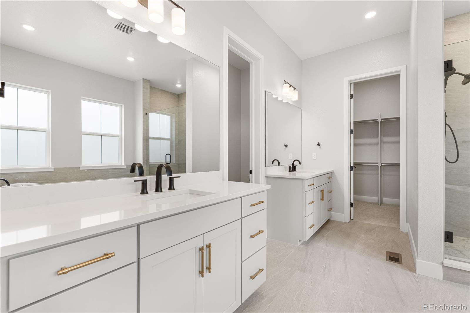 Castle Pines, Colorado, 80108, United States, 4 Bedrooms Bedrooms, ,5 BathroomsBathrooms,Residential,Active,1953011