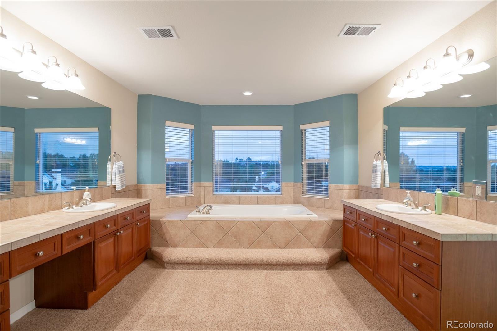 Aurora, Colorado, 80016, United States, 5 Bedrooms Bedrooms, ,7 BathroomsBathrooms,Residential,Active,1929689