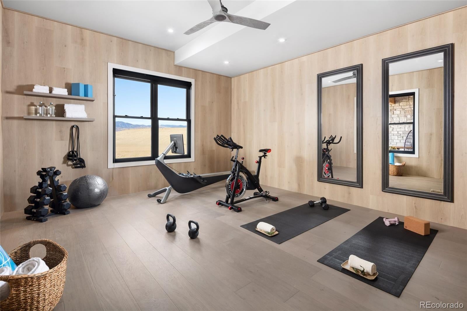 Berthoud, Colorado, 80513, United States, 4 Bedrooms Bedrooms, ,9 BathroomsBathrooms,Residential,Active,1990664