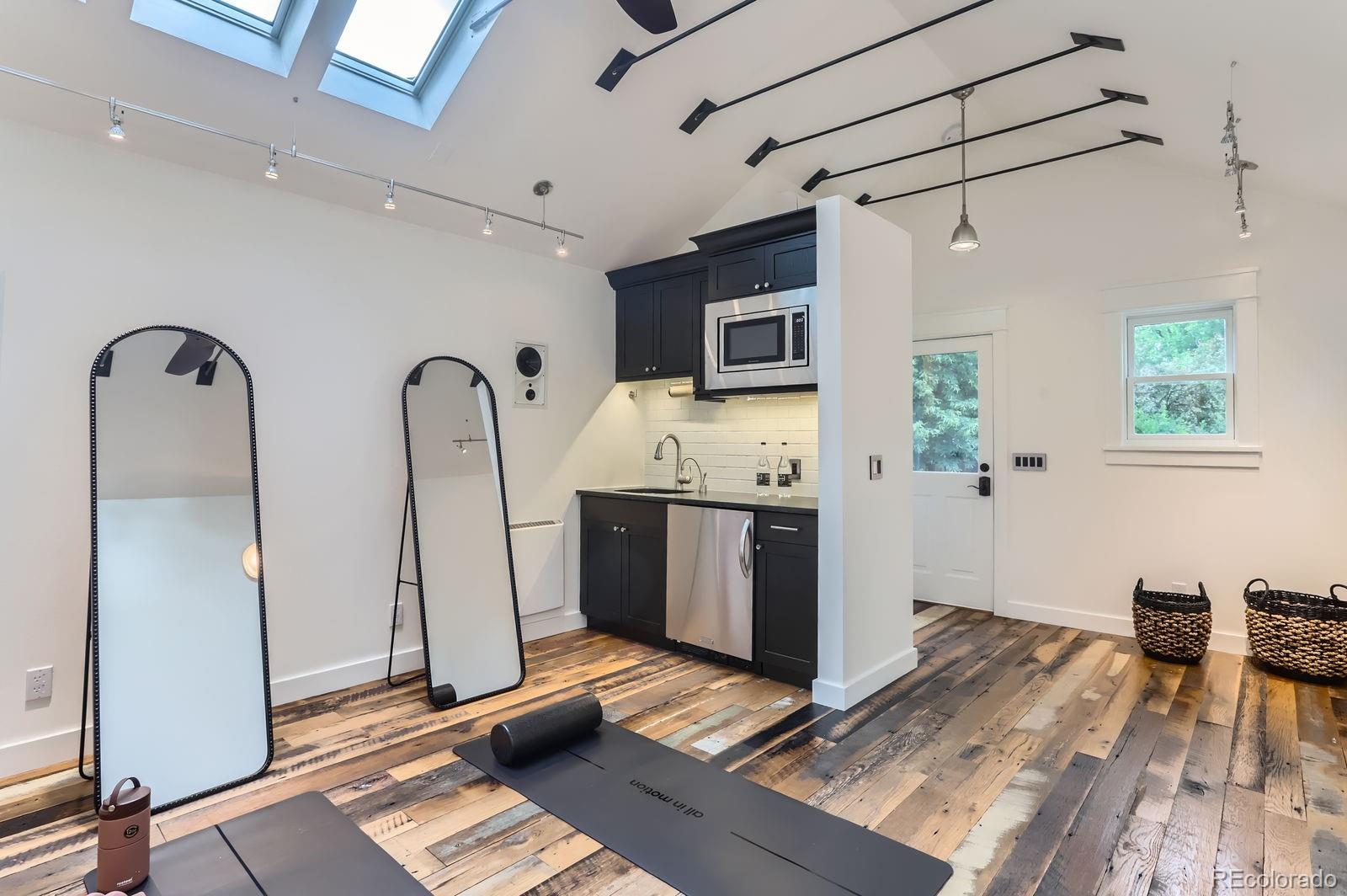 Boulder, Colorado, 80302, United States, 4 Bedrooms Bedrooms, ,5 BathroomsBathrooms,Residential,Active,1953427