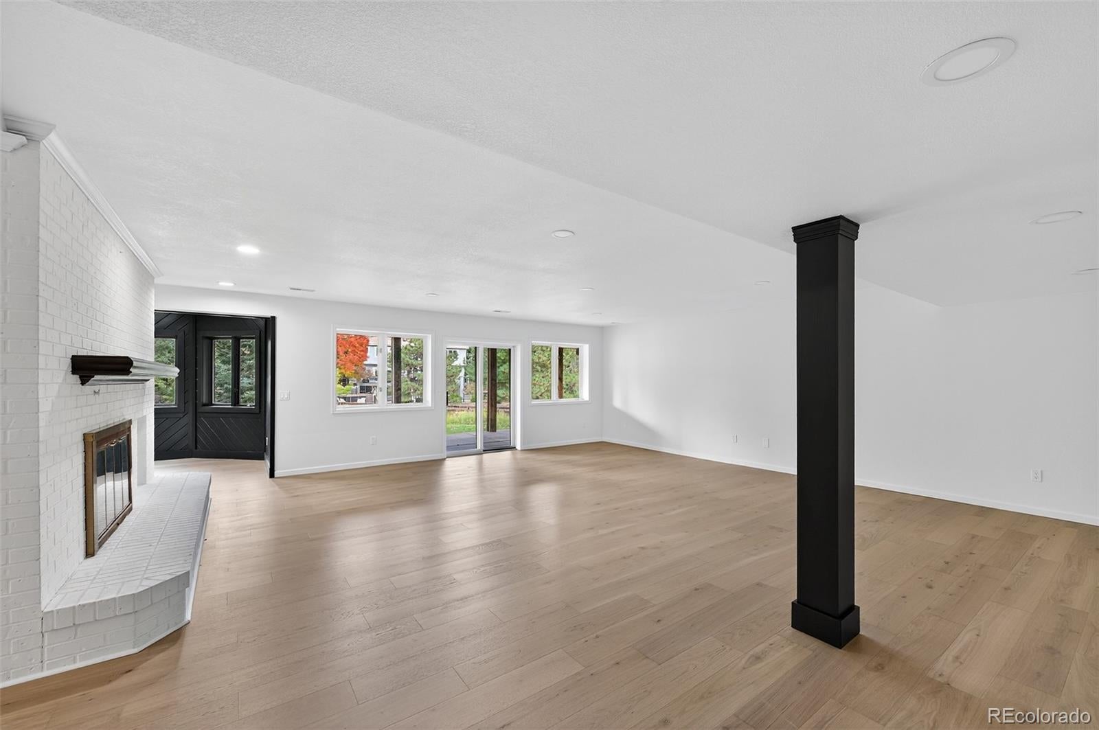 Littleton, Colorado, 80127, United States, 4 Bedrooms Bedrooms, ,5 BathroomsBathrooms,Residential,Active,1961954