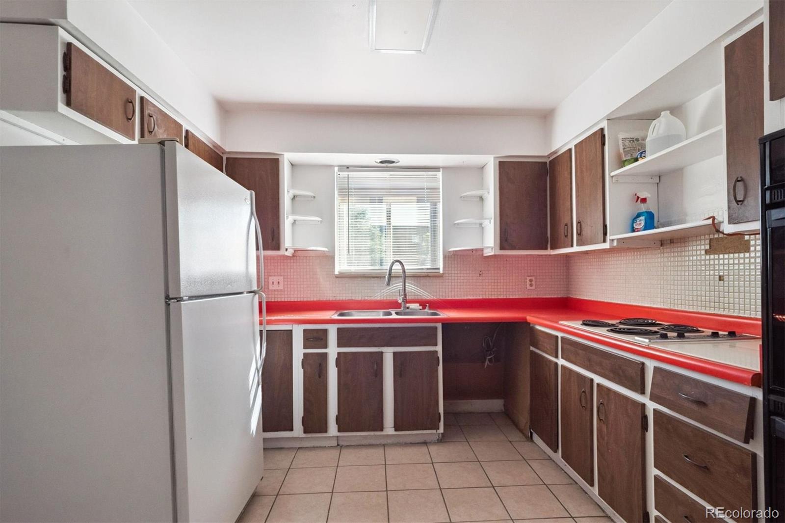 Lakewood, Colorado, 80227, United States, 3 Bedrooms Bedrooms, ,2 BathroomsBathrooms,Residential,Active,2043793