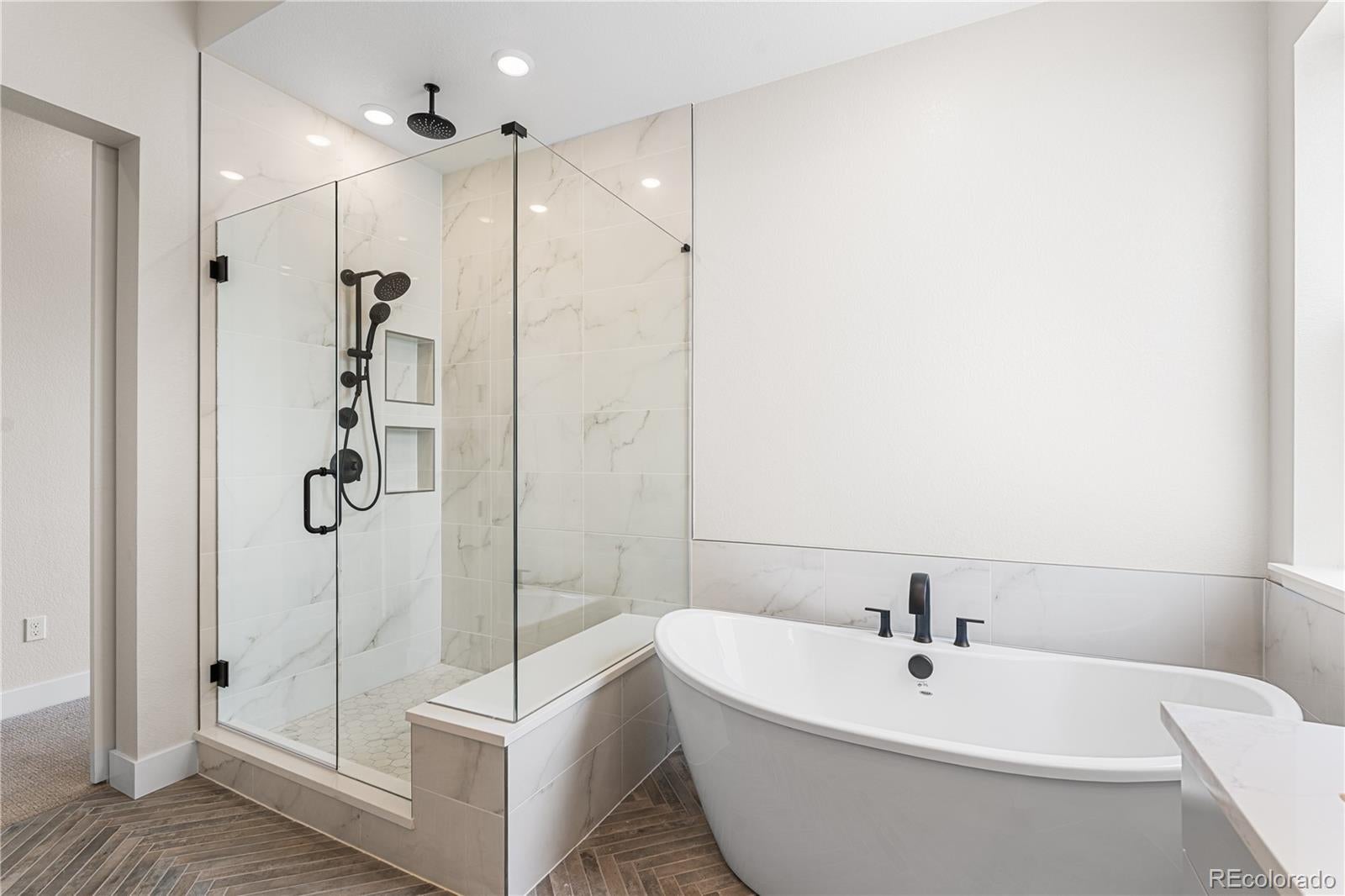 Castle Pines, Colorado, 80108, United States, ,5 BathroomsBathrooms,Residential,Active,1824040