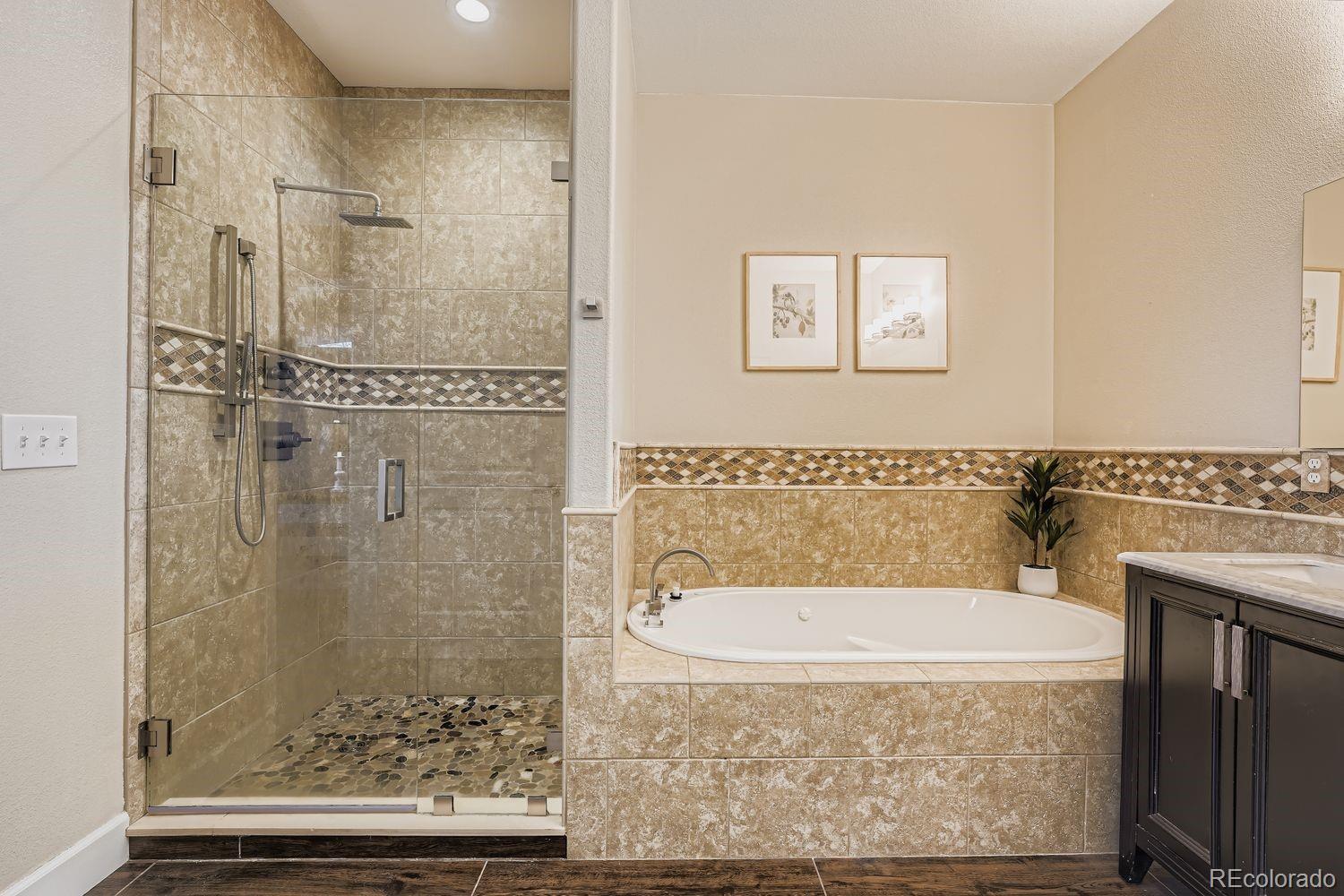 Littleton, Colorado, 80125, United States, 4 Bedrooms Bedrooms, ,5 BathroomsBathrooms,Residential,Active,2008311