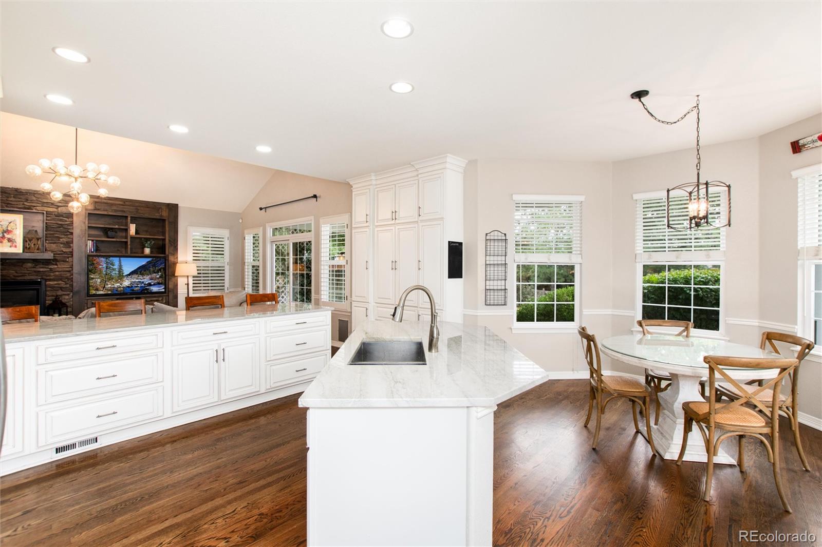 Littleton, Colorado, 80123, United States, 4 Bedrooms Bedrooms, ,4 BathroomsBathrooms,Residential,Active,1936610