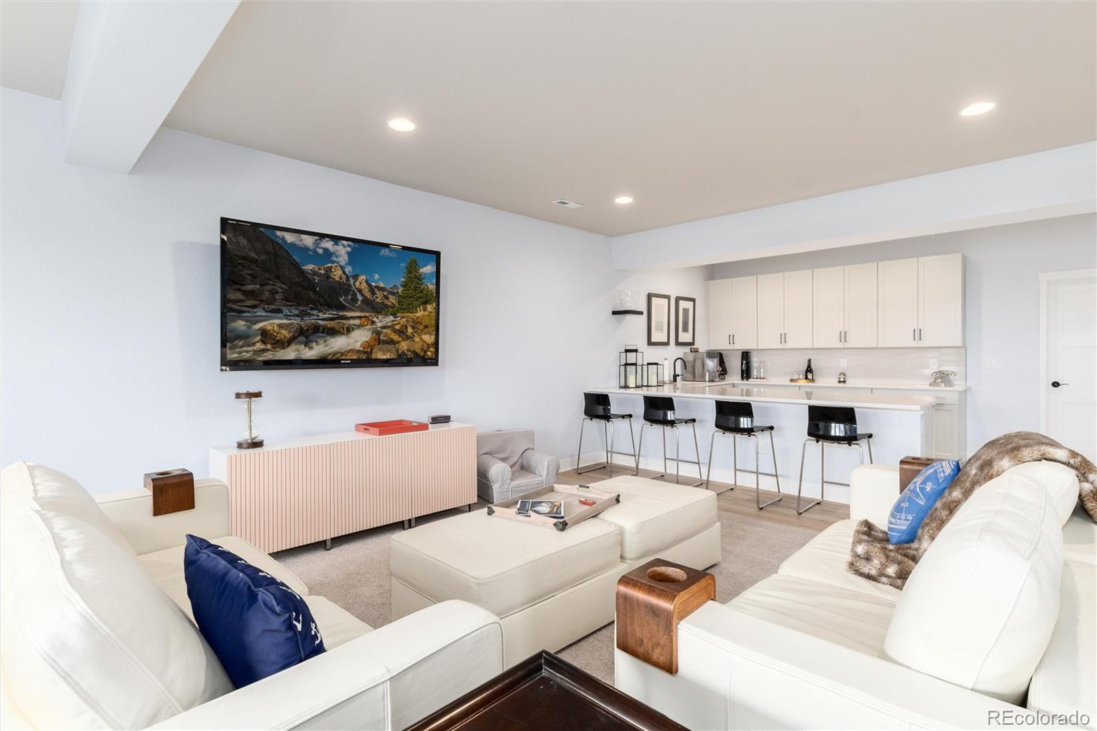 Castle Rock, Colorado, 80108, United States, 5 Bedrooms Bedrooms, ,4 BathroomsBathrooms,Residential,Active,1904162