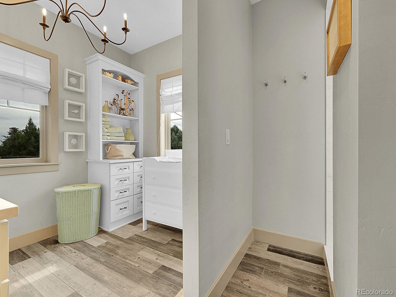 Denver, Colorado, 80212, United States, 4 Bedrooms Bedrooms, ,3 BathroomsBathrooms,Residential,Active,1946316