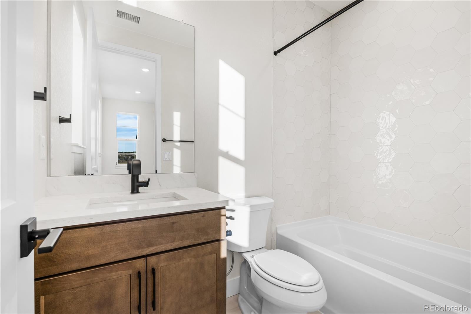 Castle Pines, Colorado, 80108, United States, 7 Bedrooms Bedrooms, ,7 BathroomsBathrooms,Residential,Active,2016708