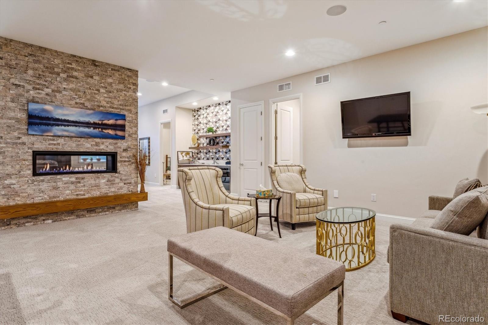 Castle Rock, Colorado, 80108, United States, 5 Bedrooms Bedrooms, ,4 BathroomsBathrooms,Residential,Active,1944106