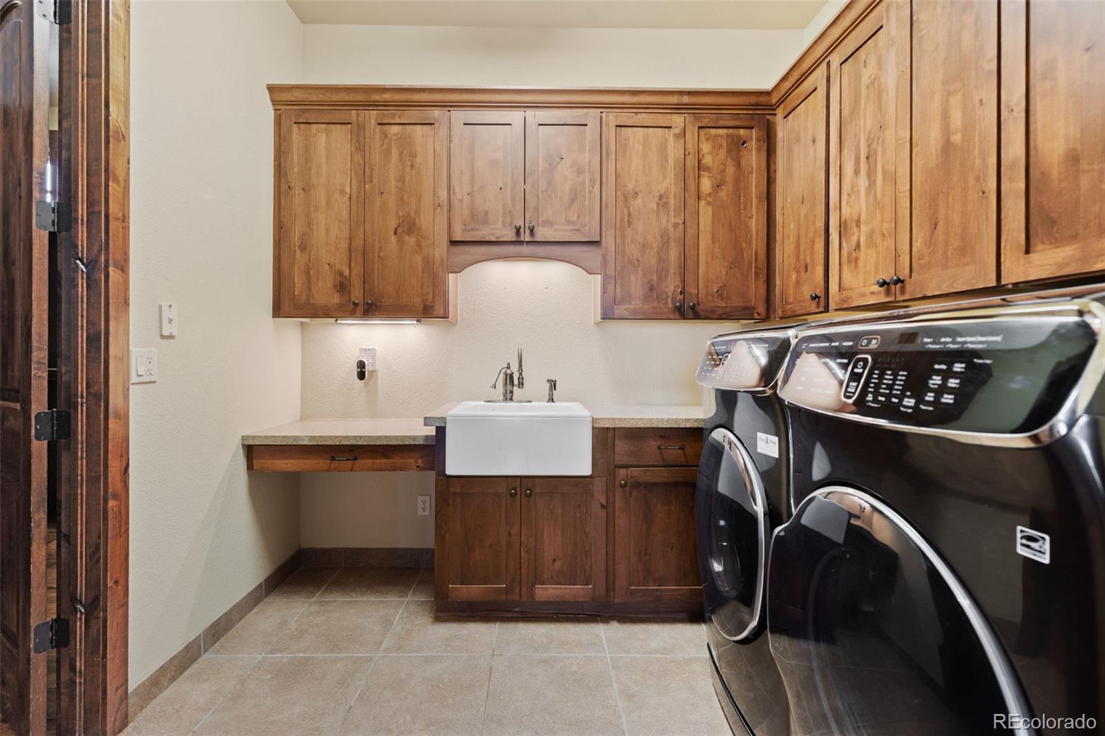 Castle Rock, Colorado, 80109, United States, 6 Bedrooms Bedrooms, ,5 BathroomsBathrooms,Residential,Active,1971777