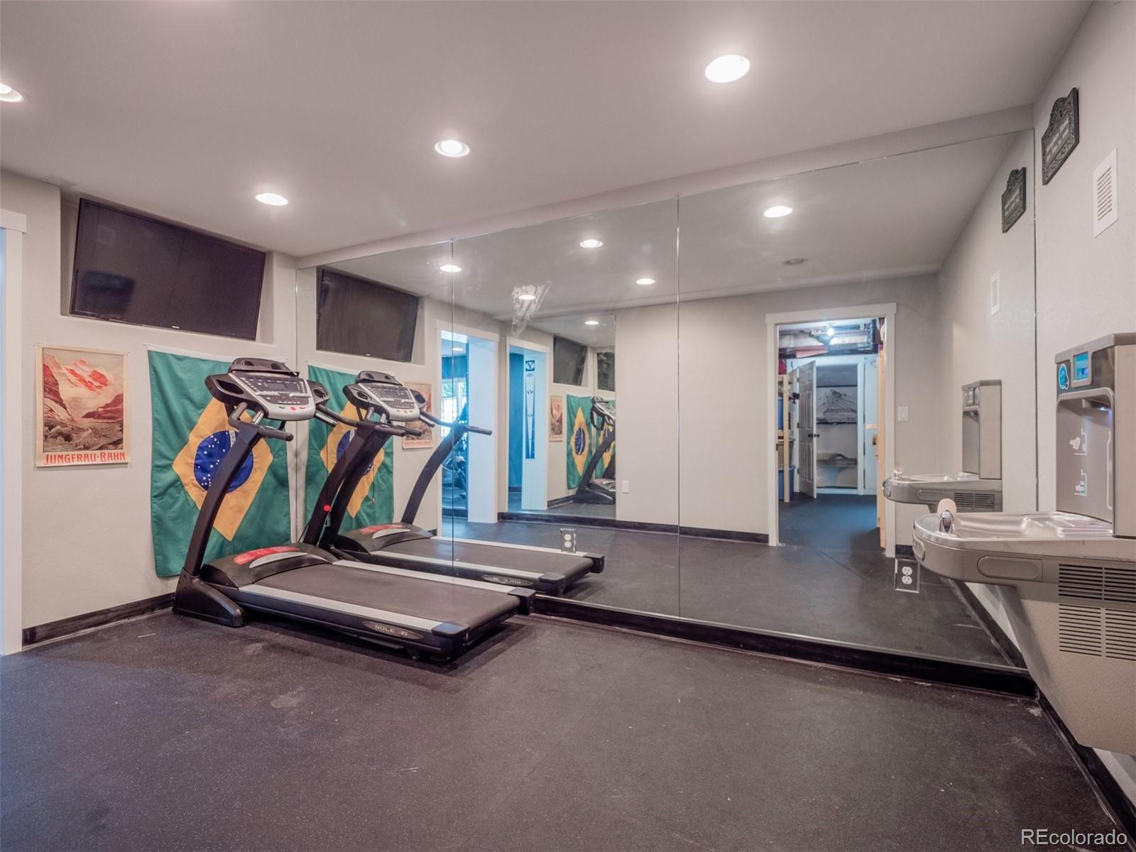 Highlands Ranch, Colorado, 80126, United States, 5 Bedrooms Bedrooms, ,5 BathroomsBathrooms,Residential,Active,1929668