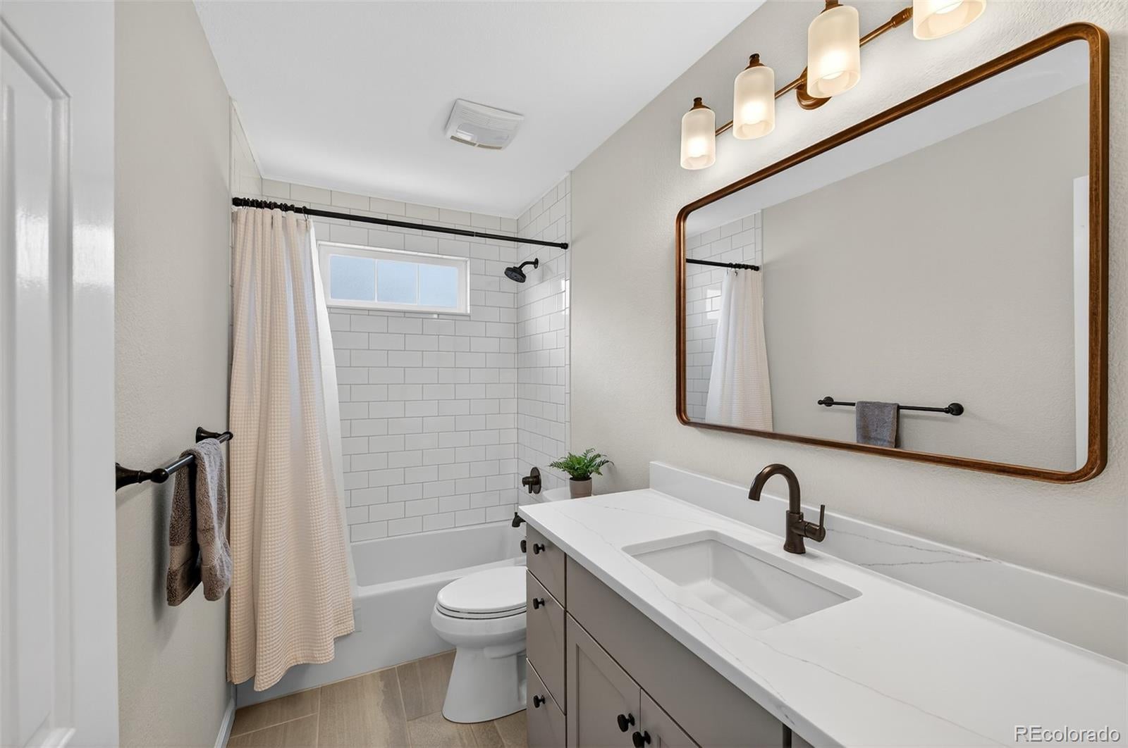 Littleton, Colorado, 80127, United States, 5 Bedrooms Bedrooms, ,4 BathroomsBathrooms,Residential,Active,2010213