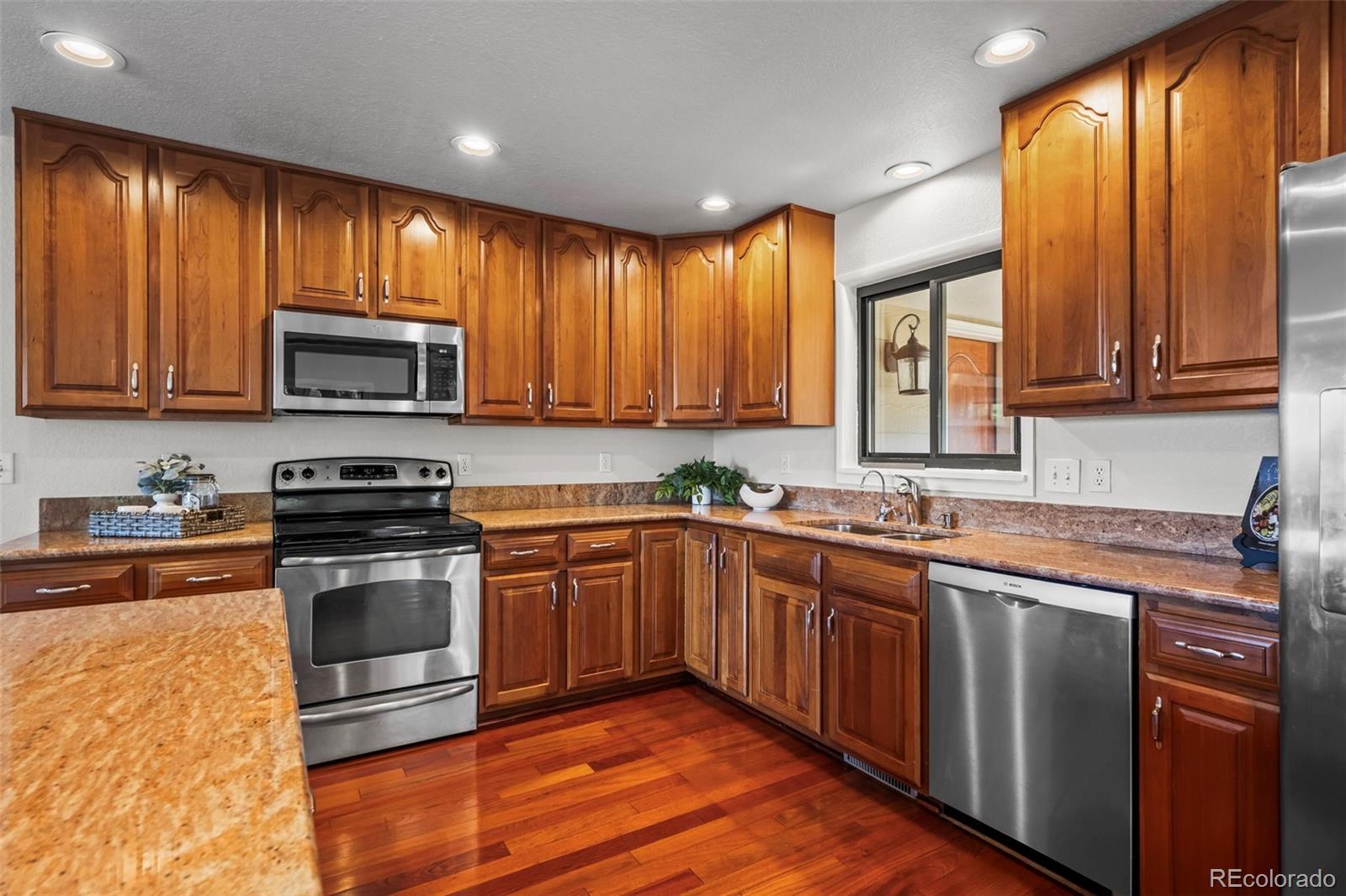 Boulder, Colorado, 80303, United States, 4 Bedrooms Bedrooms, ,4 BathroomsBathrooms,Residential,Active,1944019