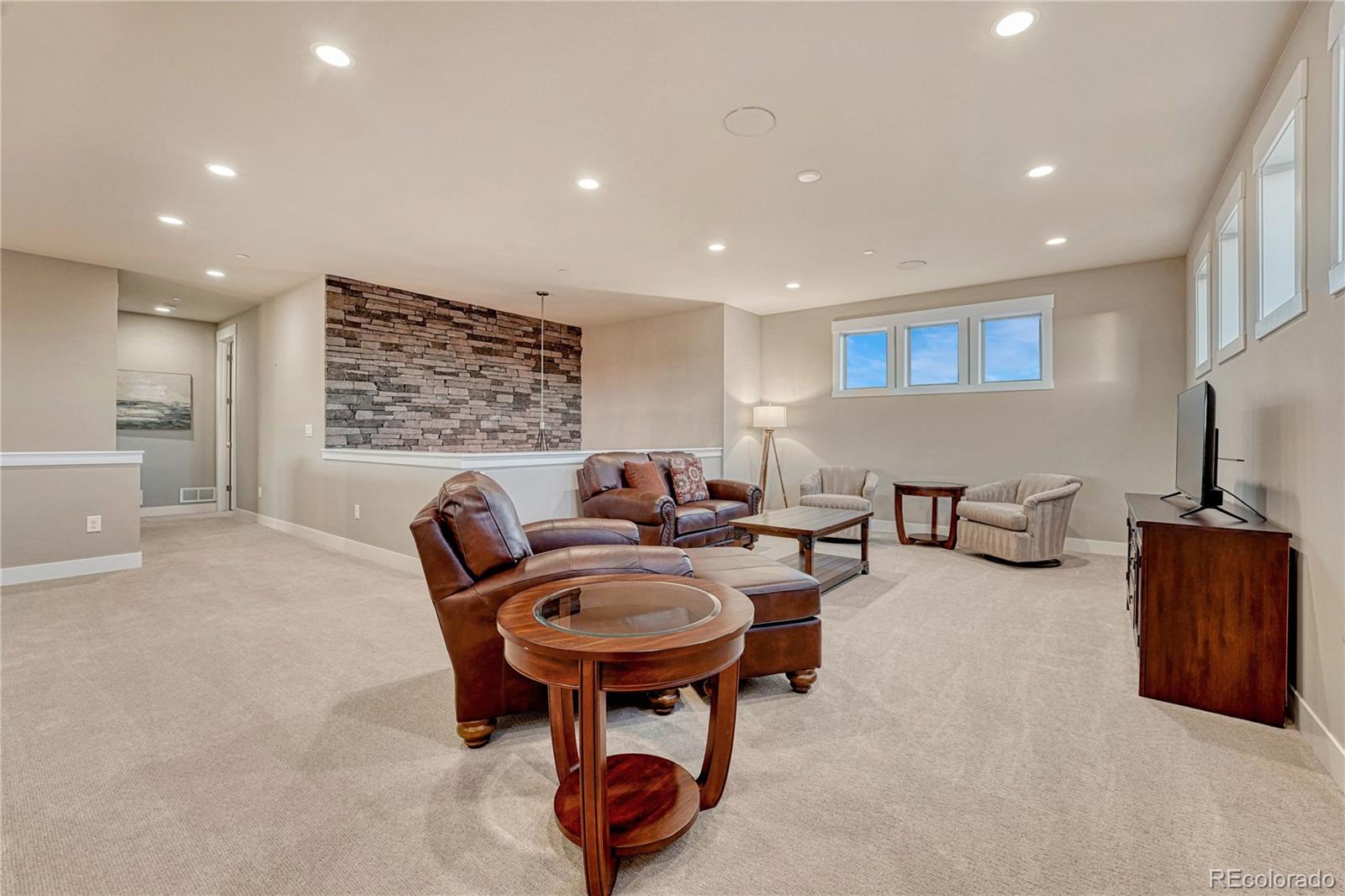 Castle Rock, Colorado, 80109, United States, 5 Bedrooms Bedrooms, ,6 BathroomsBathrooms,Residential,Active,1986908