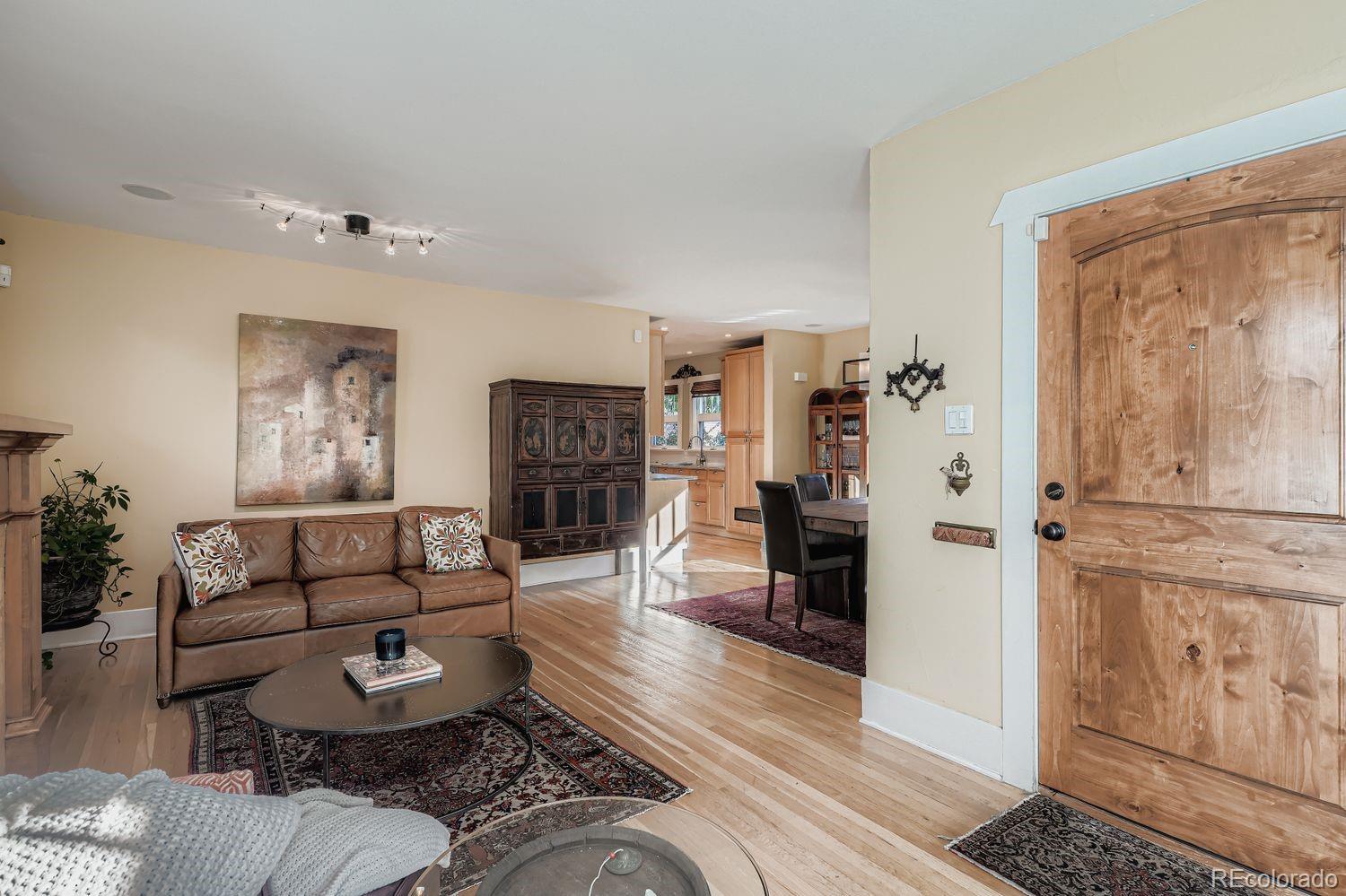 Denver, Colorado, 80209, United States, 3 Bedrooms Bedrooms, ,3 BathroomsBathrooms,Residential,Active,1987207