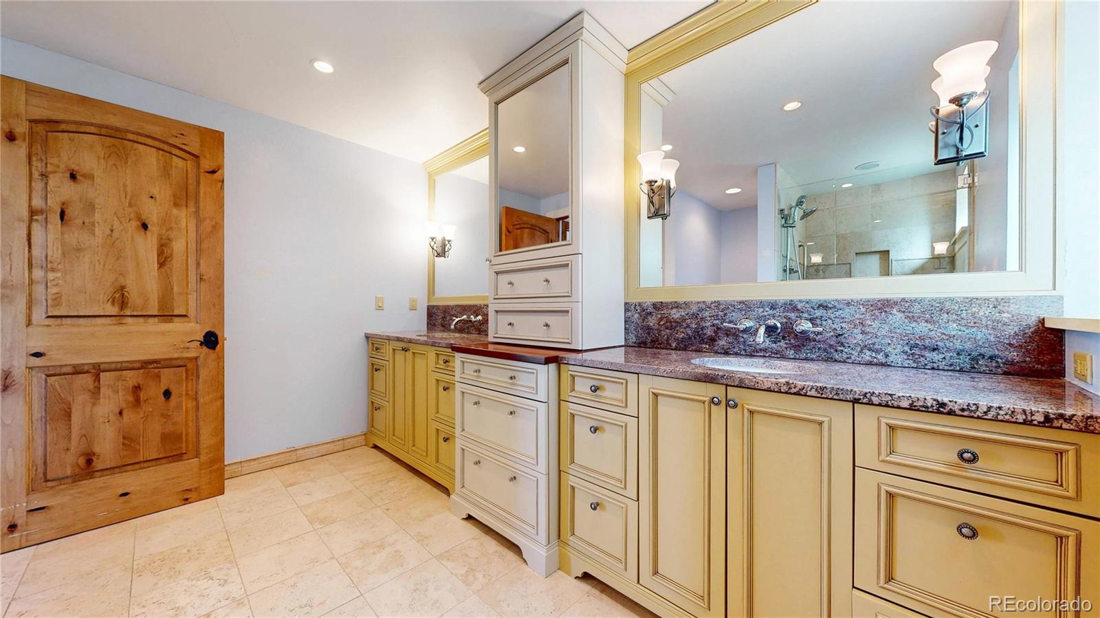 Littleton, Colorado, 80125, United States, 4 Bedrooms Bedrooms, ,5 BathroomsBathrooms,Residential,Active,2007000