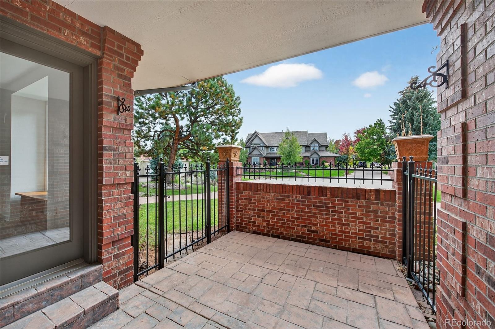 Littleton, Colorado, 80127, United States, 4 Bedrooms Bedrooms, ,5 BathroomsBathrooms,Residential,Active,1961954