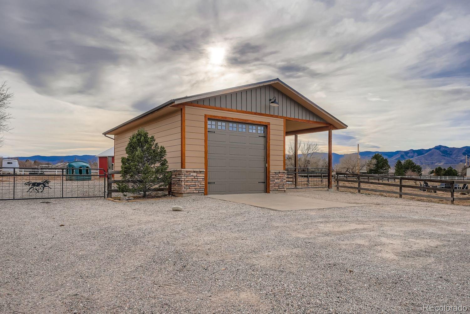 Littleton, Colorado, 80125, United States, 4 Bedrooms Bedrooms, ,5 BathroomsBathrooms,Residential,Active,2008311