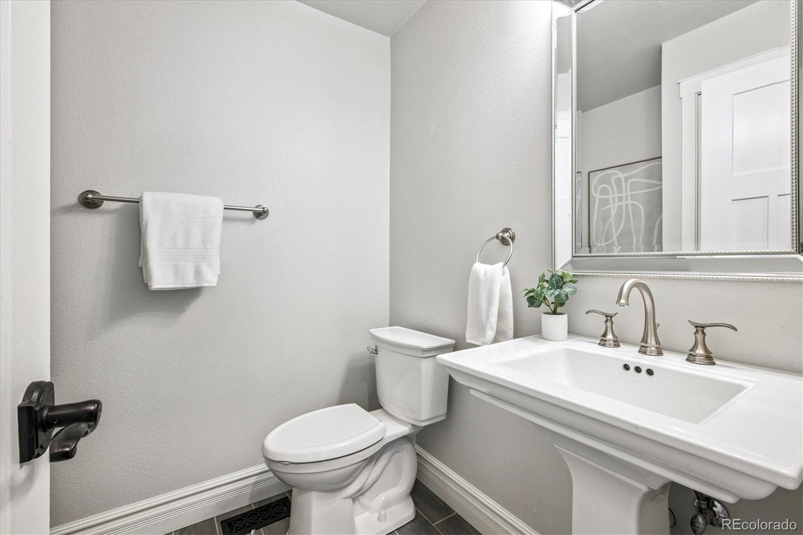 Highlands Ranch, Colorado, 80126, United States, 6 Bedrooms Bedrooms, ,5 BathroomsBathrooms,Residential,Active,1973294