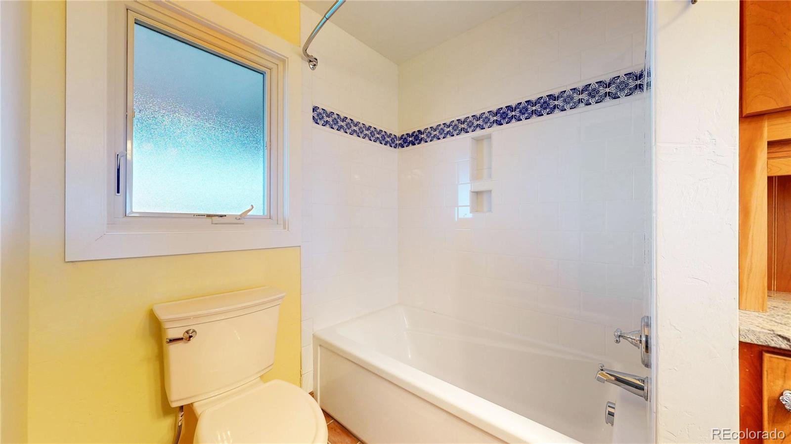 Littleton, Colorado, 80125, United States, 4 Bedrooms Bedrooms, ,5 BathroomsBathrooms,Residential,Active,2007000