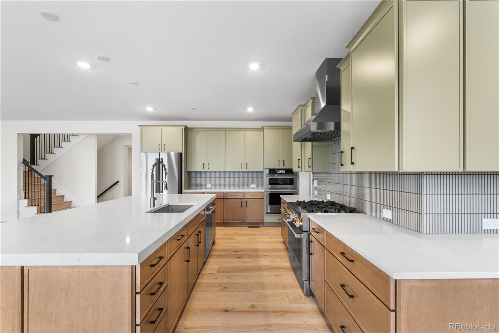 Lone Tree, Colorado, 80134, United States, 6 Bedrooms Bedrooms, ,6 BathroomsBathrooms,Residential,Active,2010173