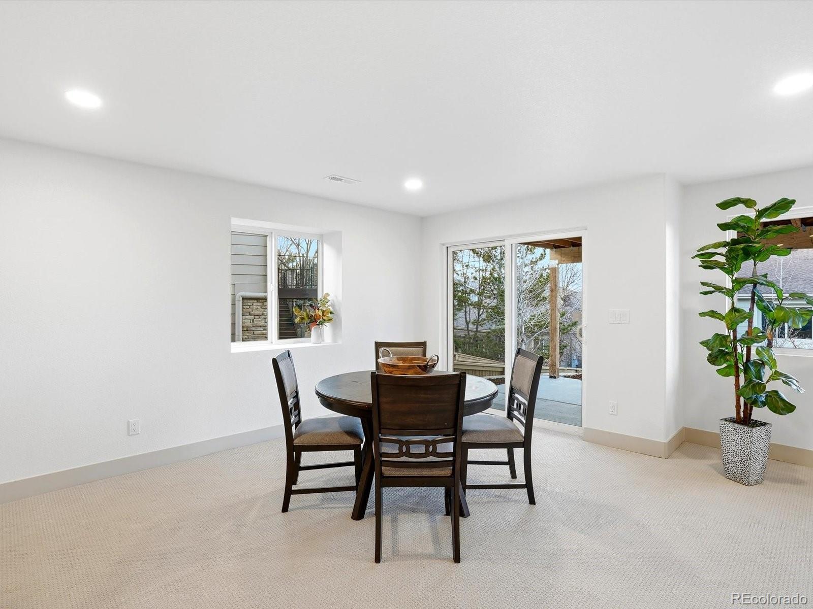 Highlands Ranch, Colorado, 80126, United States, 4 Bedrooms Bedrooms, ,3 BathroomsBathrooms,Residential,Active,2007002