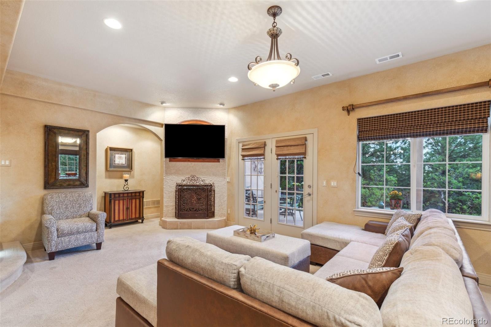 Colorado Springs, Colorado, 80906, United States, 6 Bedrooms Bedrooms, ,6 BathroomsBathrooms,Residential,Active,1894221
