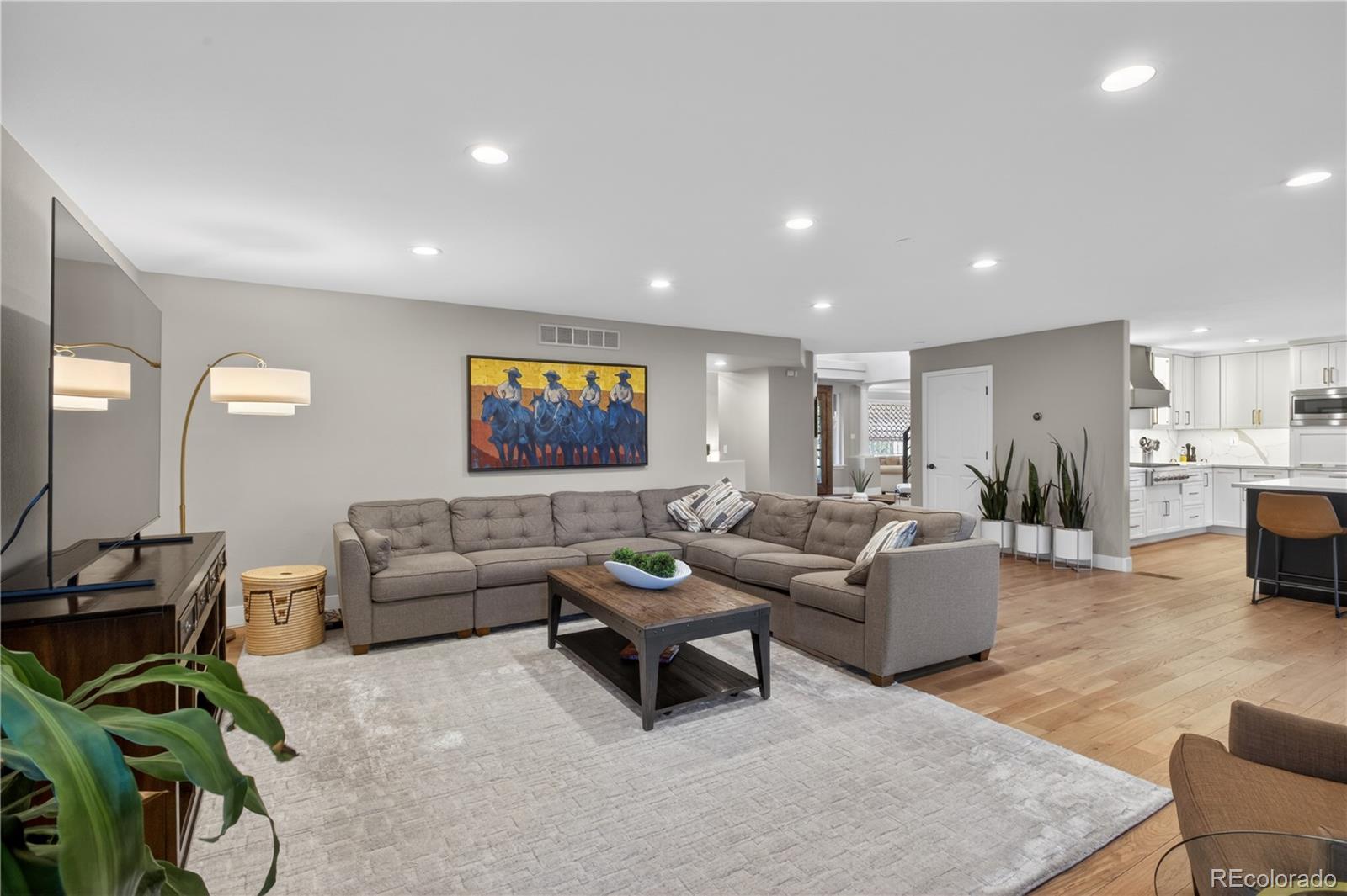 Highlands Ranch, Colorado, 80126, United States, 4 Bedrooms Bedrooms, ,4 BathroomsBathrooms,Residential,Contingent,2045675