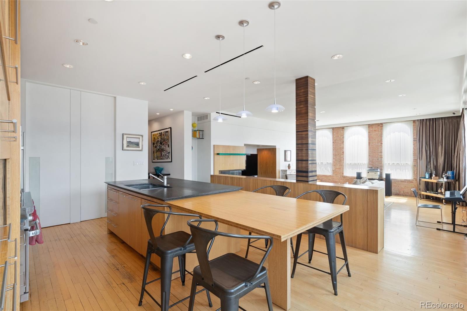 Colorado Springs, Colorado, 80903, United States, 3 Bedrooms Bedrooms, ,3 BathroomsBathrooms,Residential,Active,2010554