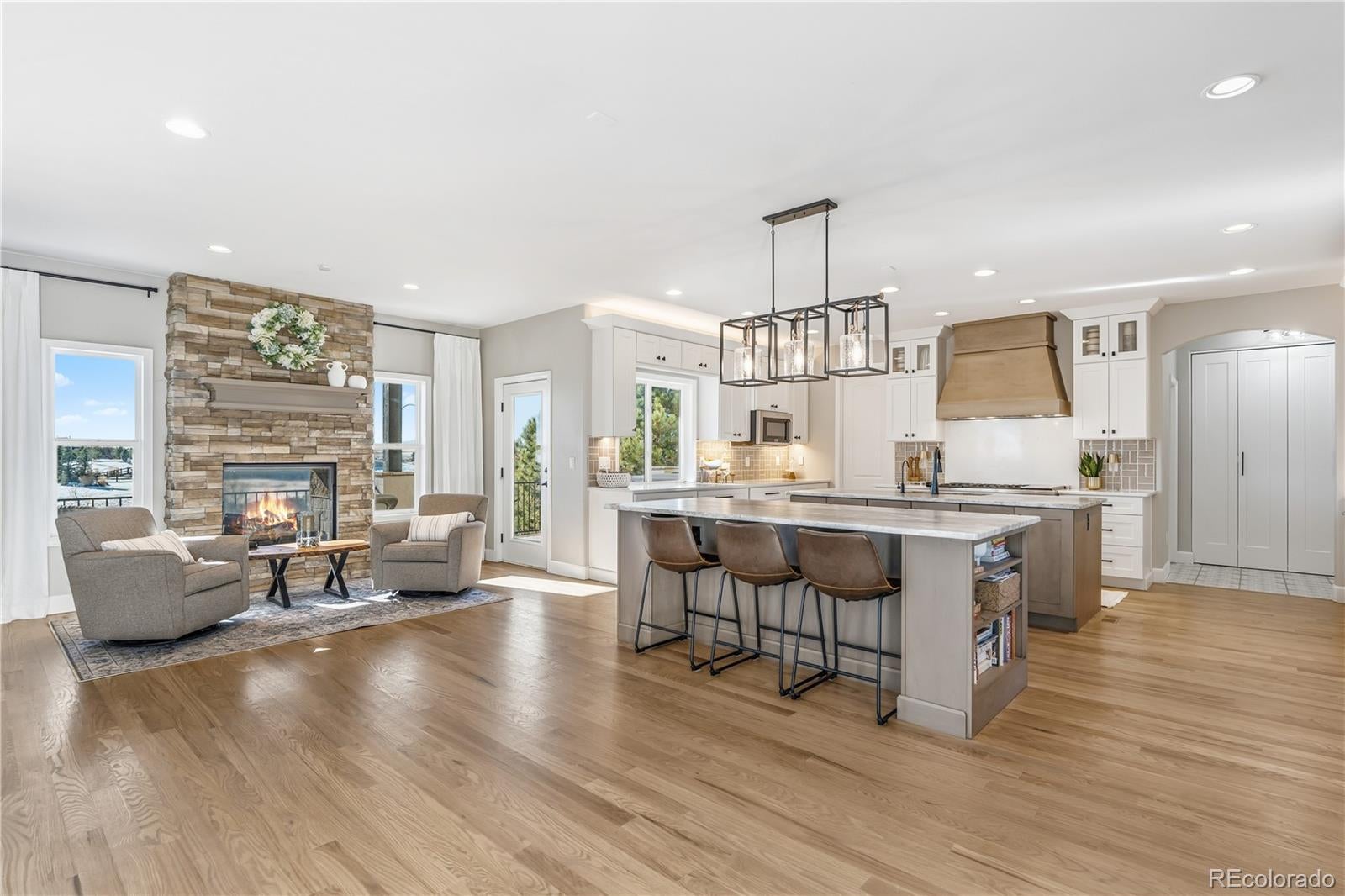 Castle Rock, Colorado, 80104, United States, 5 Bedrooms Bedrooms, ,5 BathroomsBathrooms,Residential,Active,2010186