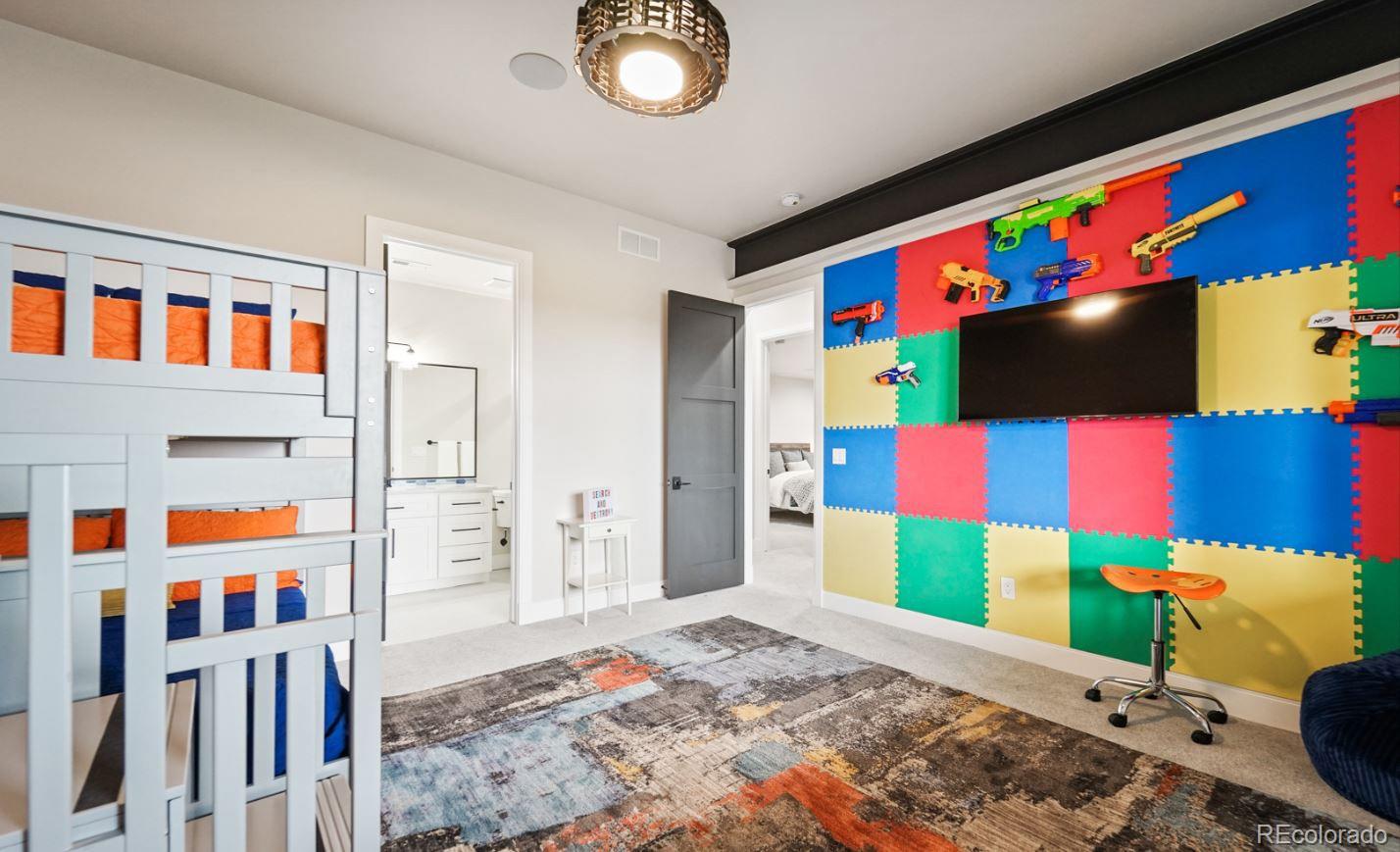 Colorado Springs, Colorado, 80908, United States, 5 Bedrooms Bedrooms, ,6 BathroomsBathrooms,Residential,Active,1992271