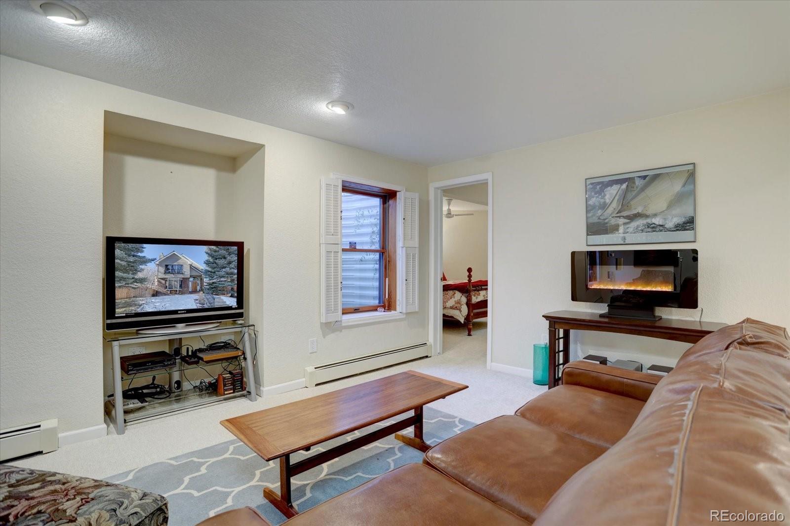 Boulder, Colorado, 80302, United States, 3 Bedrooms Bedrooms, ,4 BathroomsBathrooms,Residential,Active,2008273