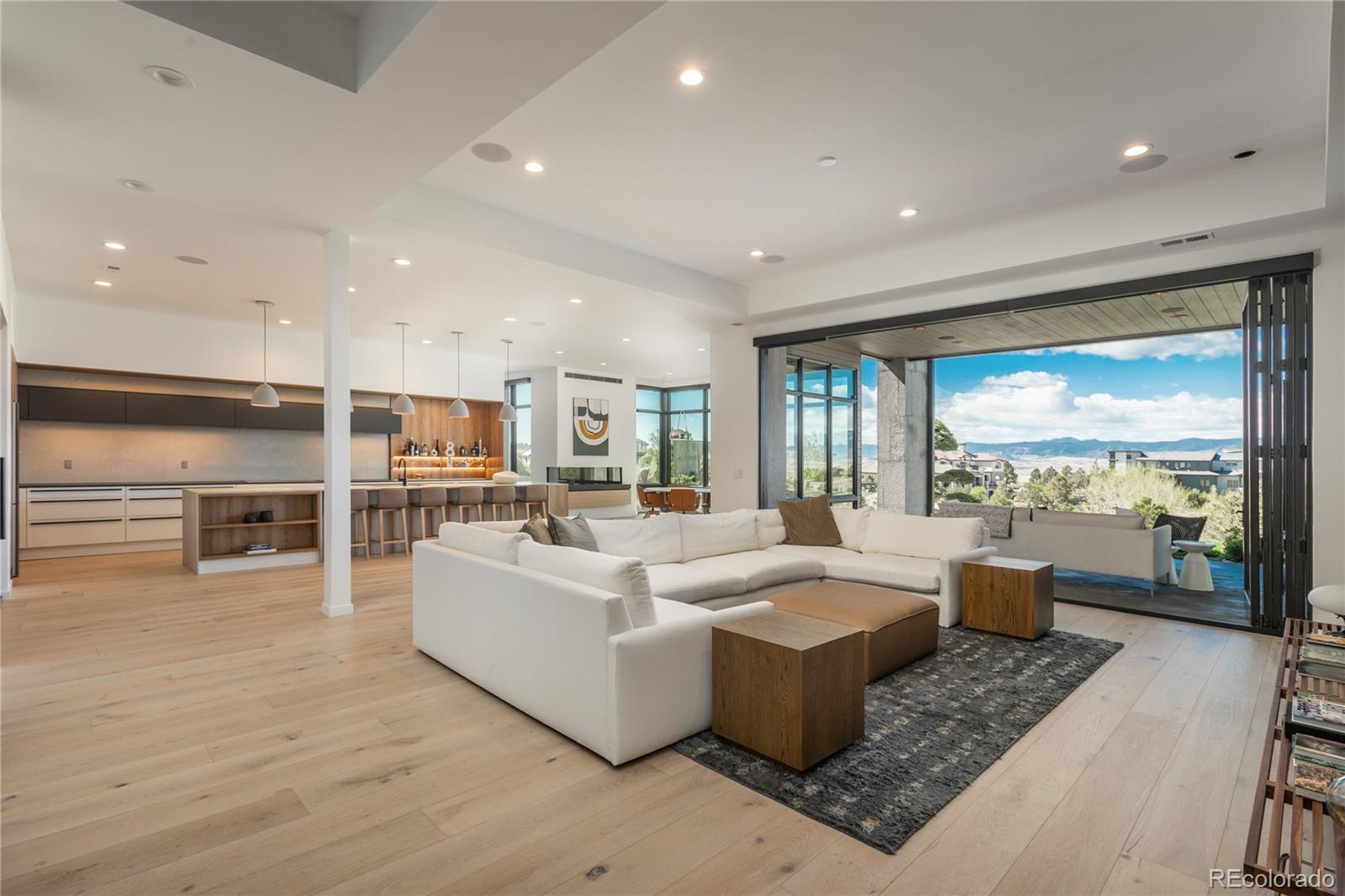 Highlands Ranch, Colorado, 80126, United States, 4 Bedrooms Bedrooms, ,7 BathroomsBathrooms,Residential,Active,2045709