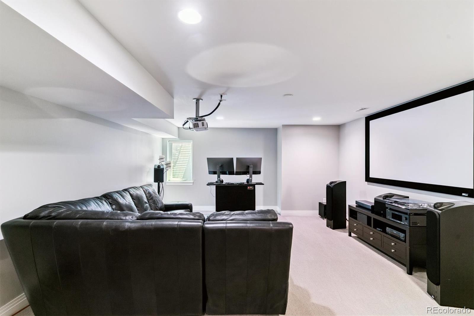 Denver, Colorado, 80205, United States, 4 Bedrooms Bedrooms, ,4 BathroomsBathrooms,Residential,Active,1905128