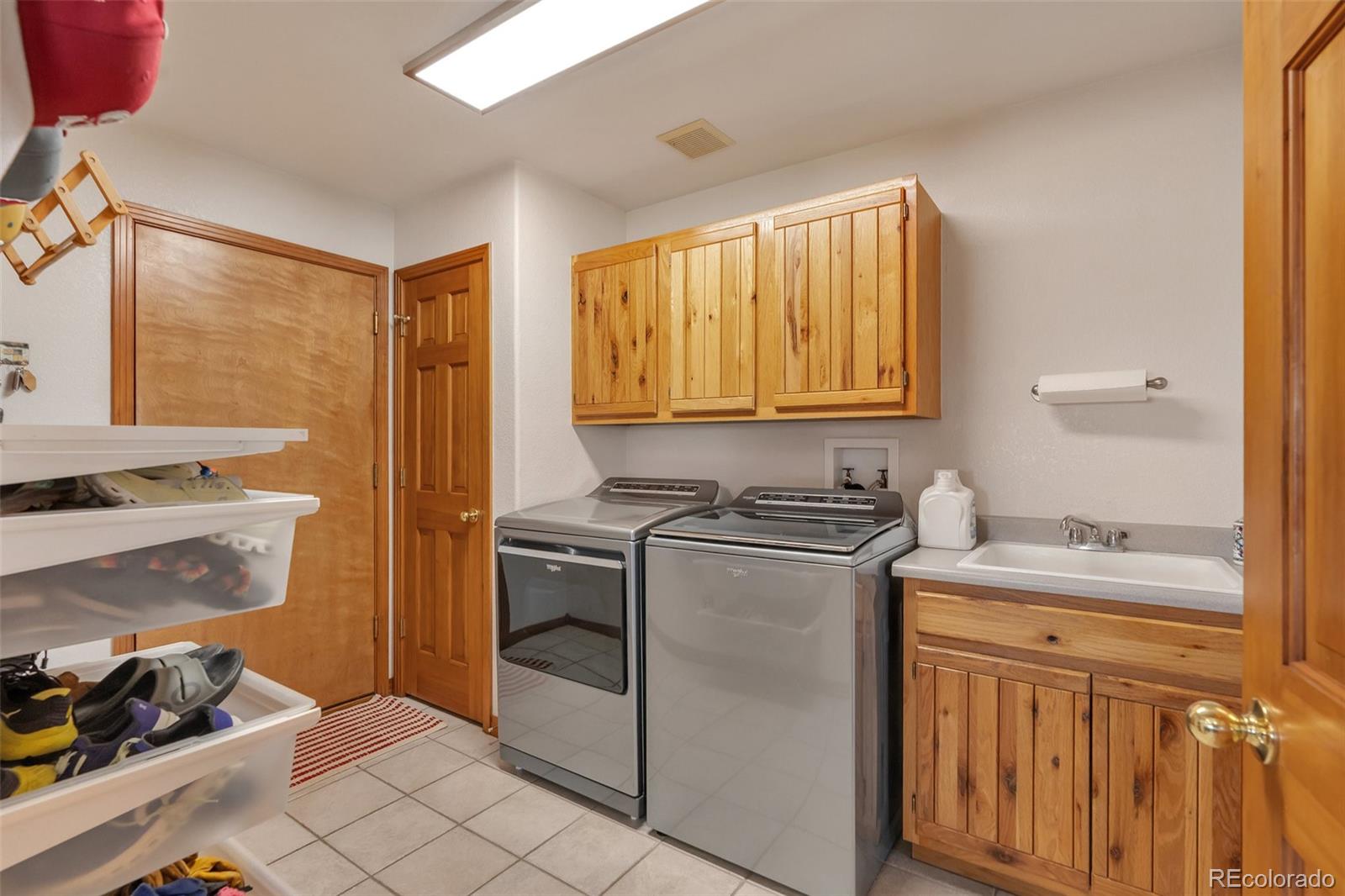 Elizabeth, Colorado, 80107, United States, 4 Bedrooms Bedrooms, ,4 BathroomsBathrooms,Residential,Active,1914931