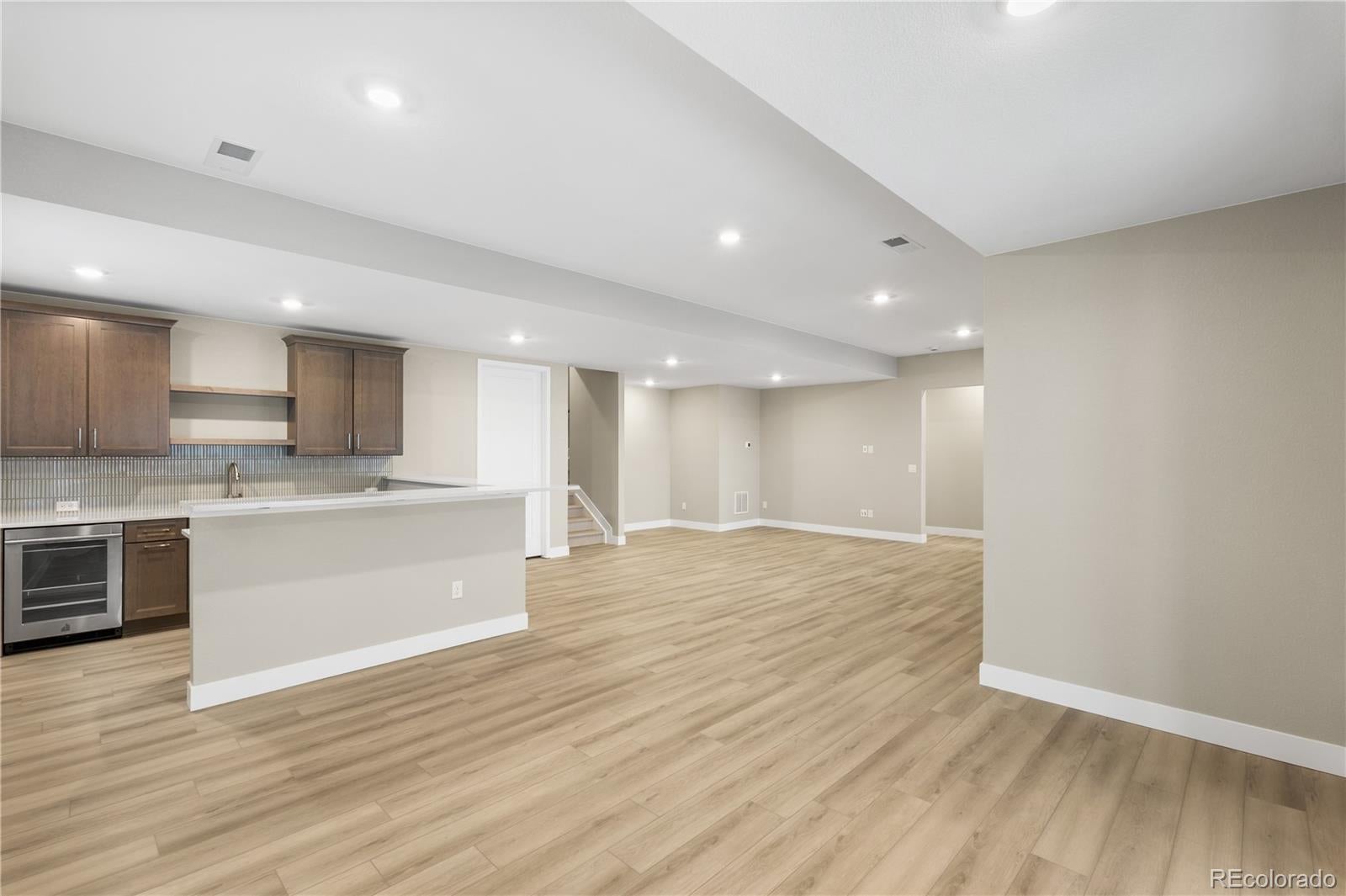 Lone Tree, Colorado, 80134, United States, 6 Bedrooms Bedrooms, ,7 BathroomsBathrooms,Residential,Active,2010172