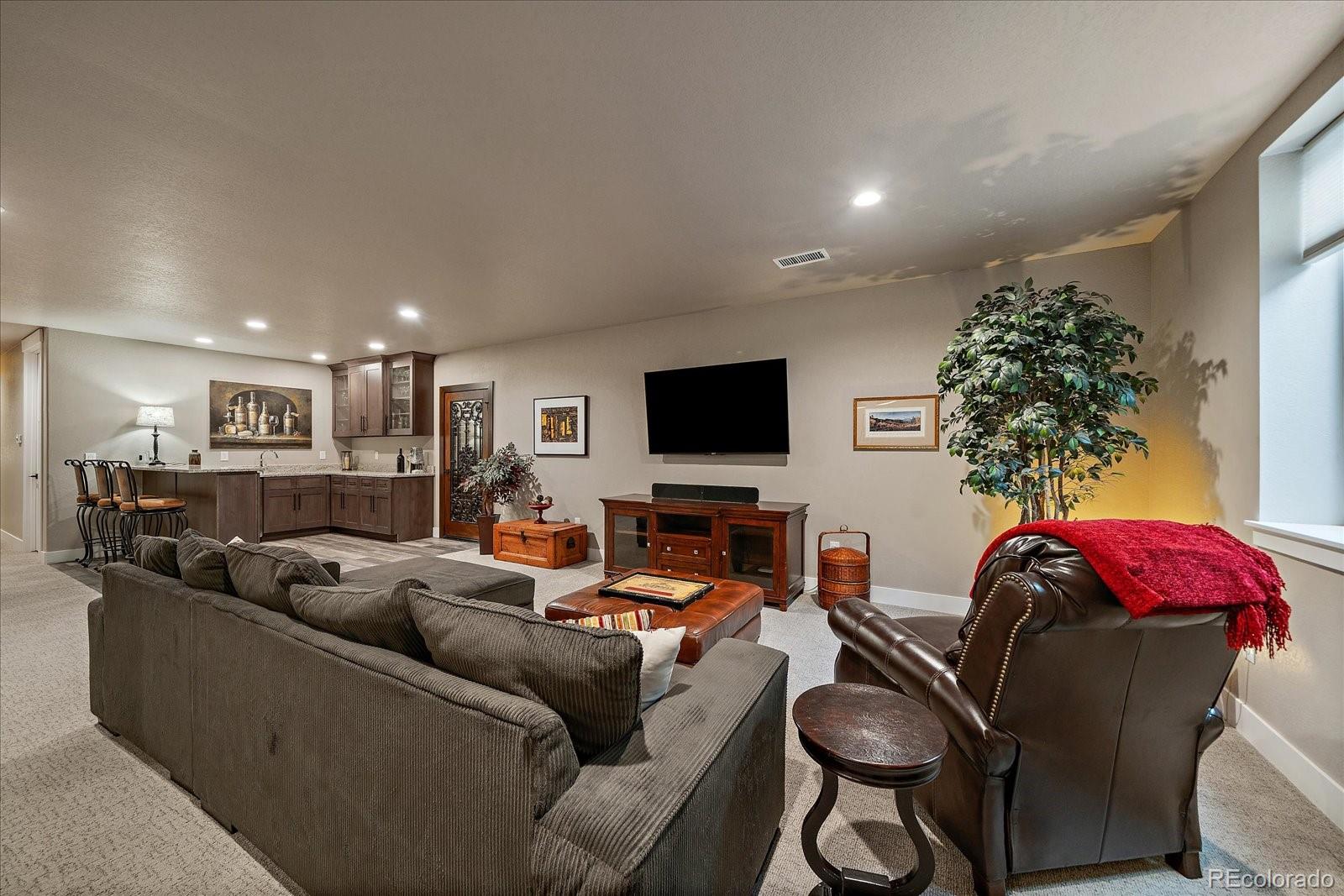 Franktown, Colorado, 80116, United States, 5 Bedrooms Bedrooms, ,6 BathroomsBathrooms,Residential,Active,1811101