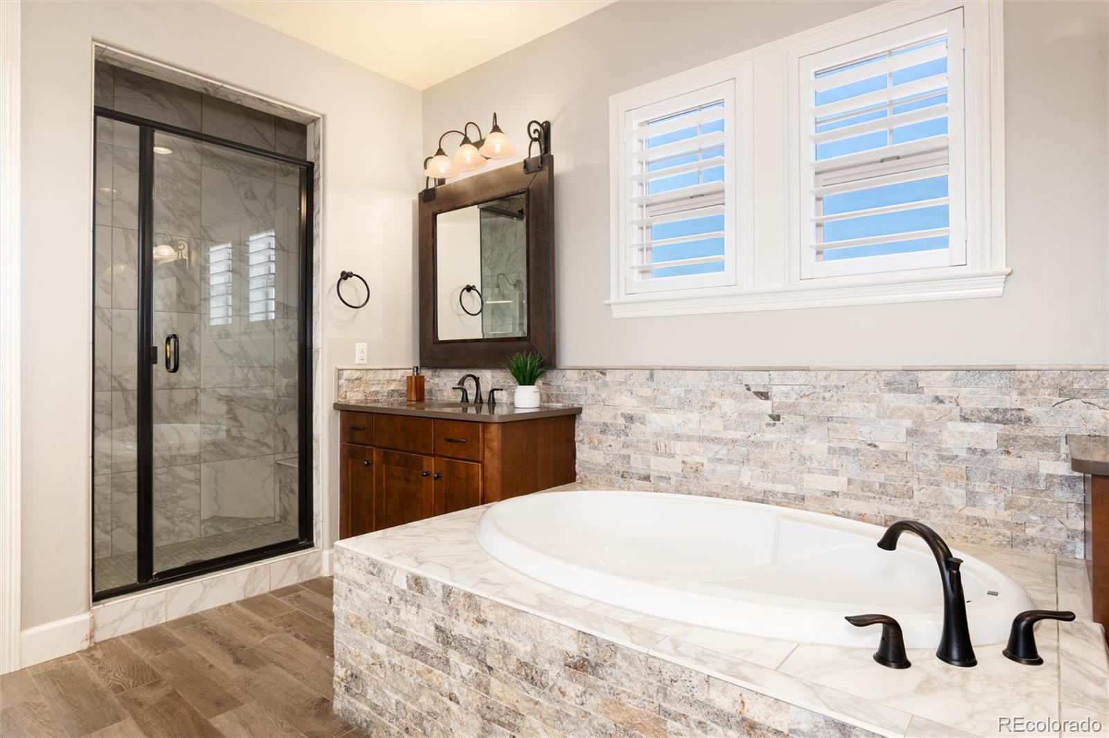 Highlands Ranch, Colorado, 80126, United States, 4 Bedrooms Bedrooms, ,4 BathroomsBathrooms,Residential,Active,1951823