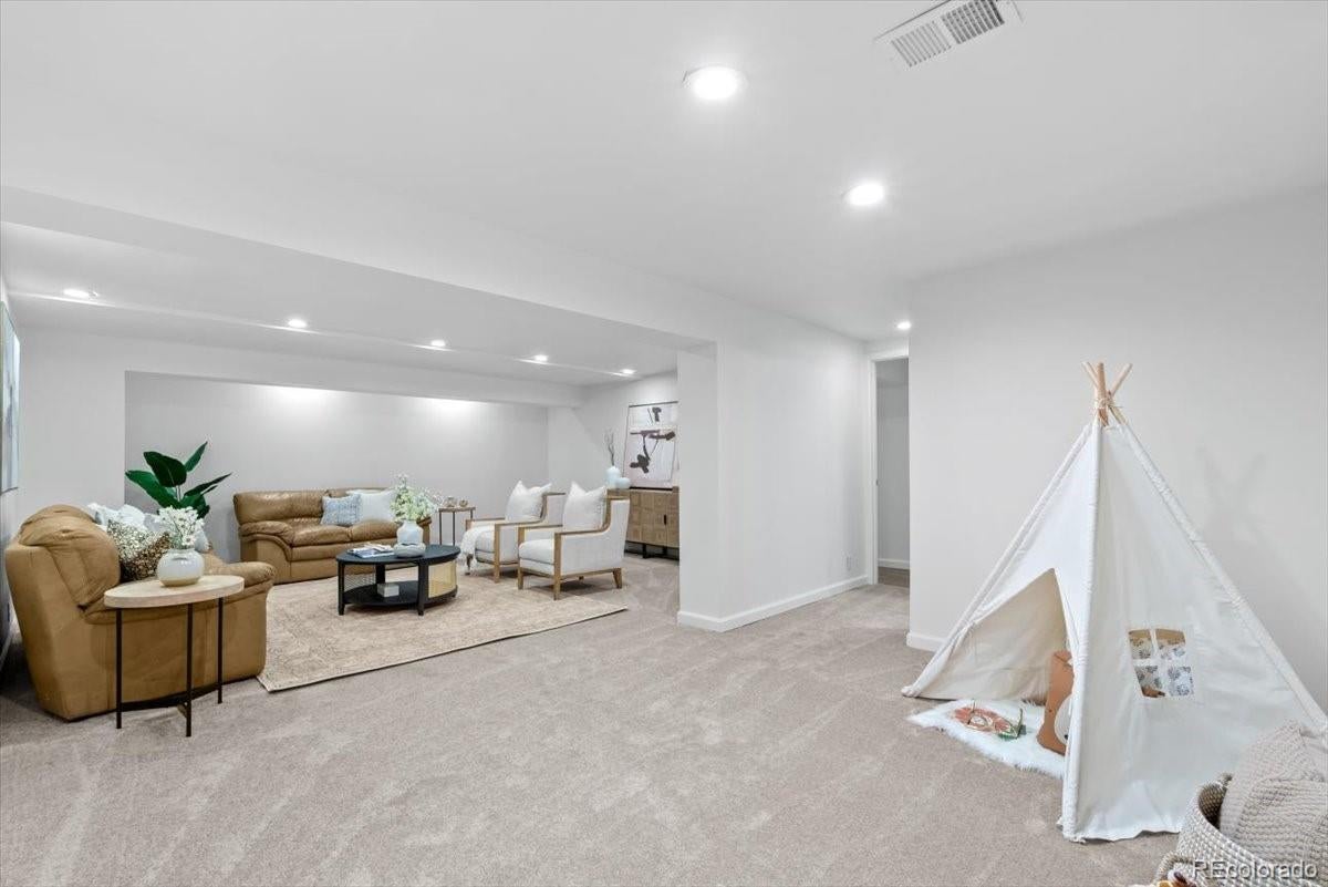 Erie, Colorado, 80516, United States, 5 Bedrooms Bedrooms, ,3 BathroomsBathrooms,Residential,Active,1993649