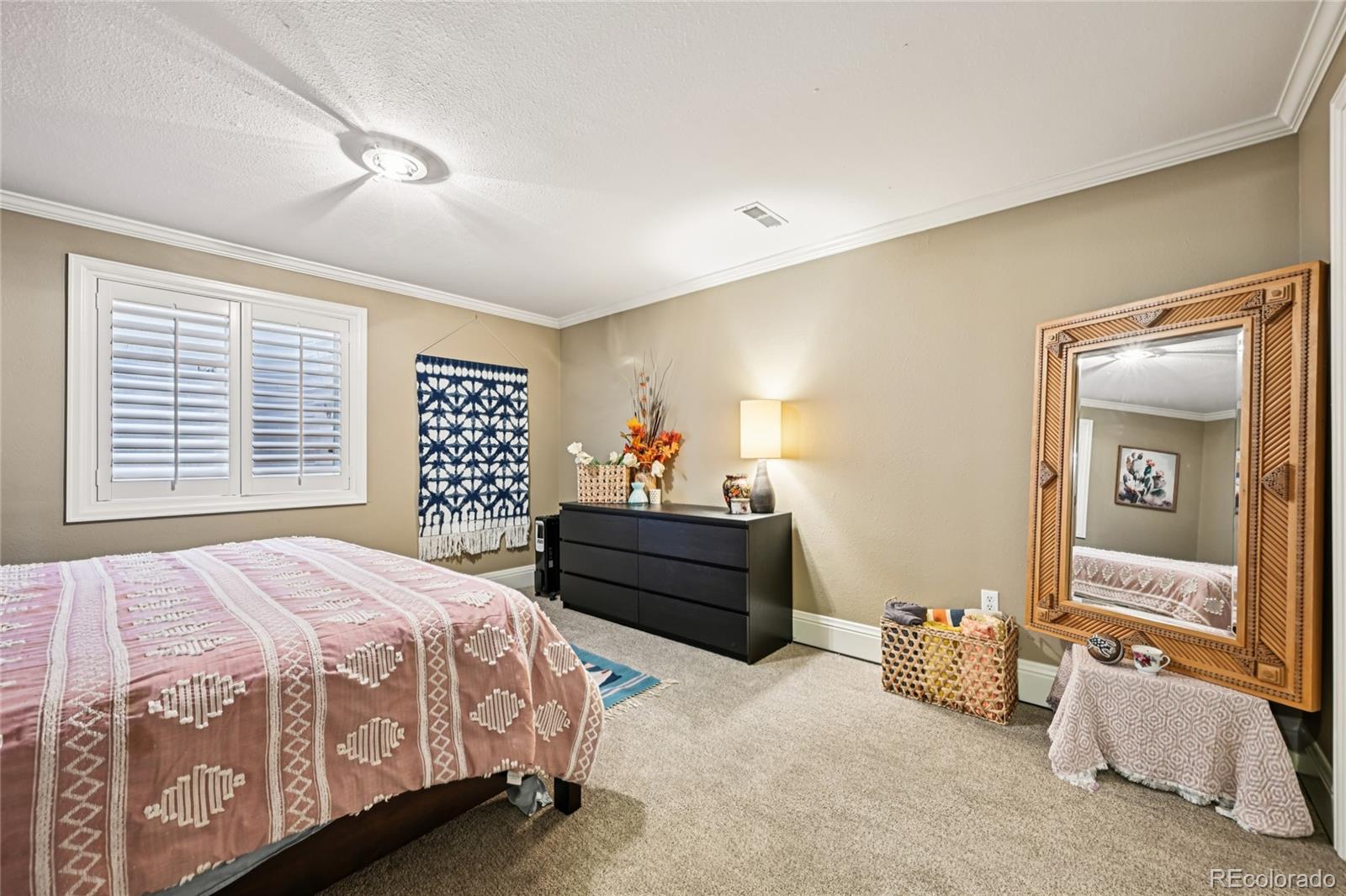 Centennial, Colorado, 80122, United States, 6 Bedrooms Bedrooms, ,5 BathroomsBathrooms,Residential,Active,2009863