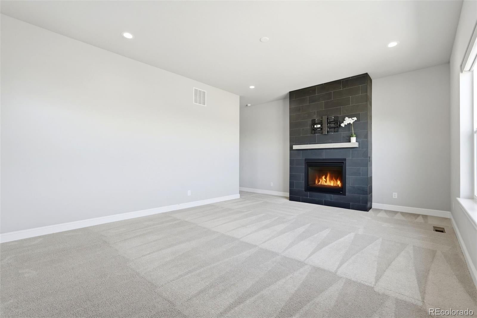 Castle Rock, Colorado, 80104, United States, 3 Bedrooms Bedrooms, ,3 BathroomsBathrooms,Residential,Active,2013637