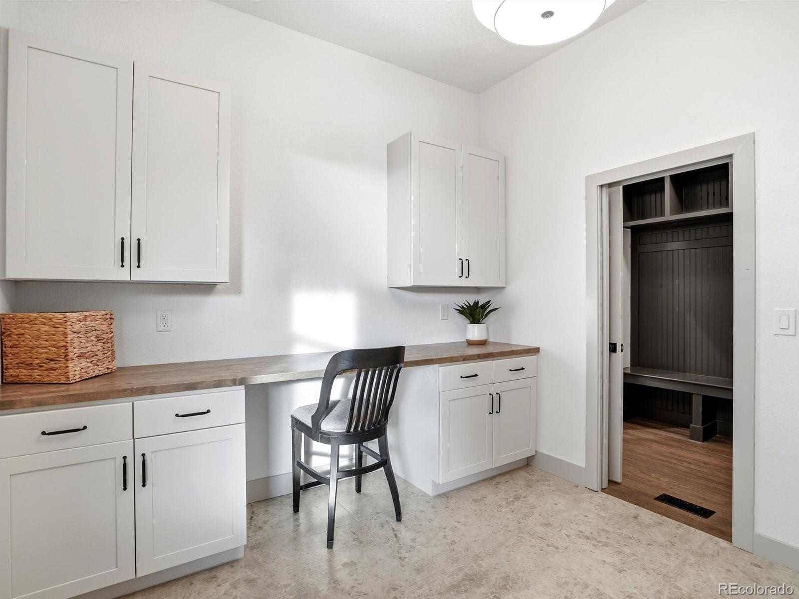 Highlands Ranch, Colorado, 80126, United States, 4 Bedrooms Bedrooms, ,3 BathroomsBathrooms,Residential,Active,2007002