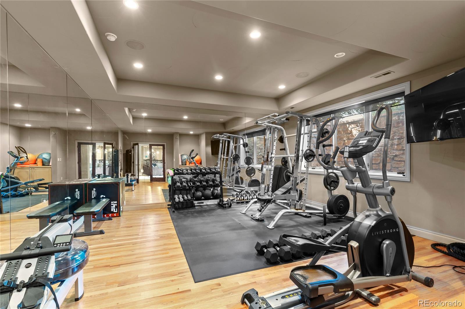 Aurora, Colorado, 80016, United States, 5 Bedrooms Bedrooms, ,7 BathroomsBathrooms,Residential,Active,1946531