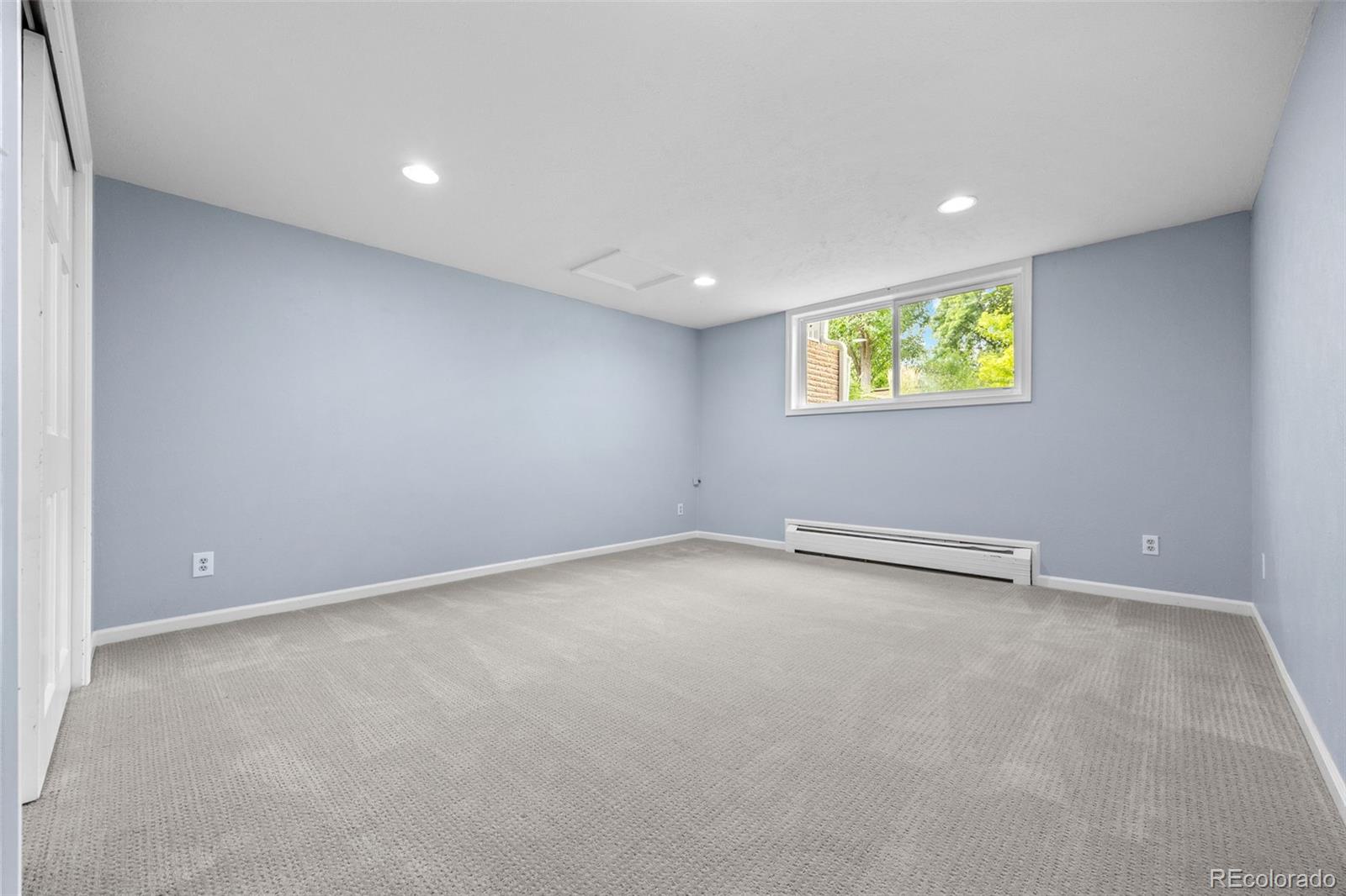 Englewood, Colorado, 80111, United States, 4 Bedrooms Bedrooms, ,3 BathroomsBathrooms,Residential,Active,1909660