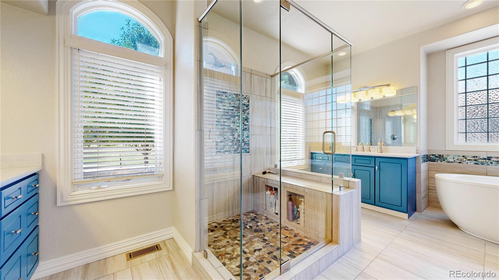 Littleton, Colorado, 80125, United States, 5 Bedrooms Bedrooms, ,4 BathroomsBathrooms,Residential,Active,1922552