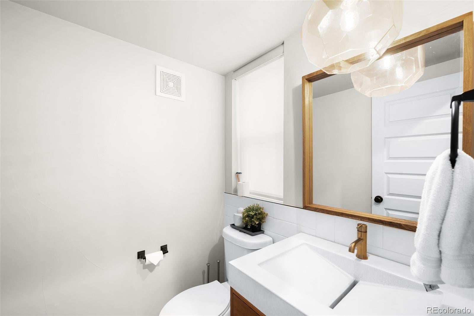 Denver, Colorado, 80211, United States, 3 Bedrooms Bedrooms, ,4 BathroomsBathrooms,Residential,Active,1990682